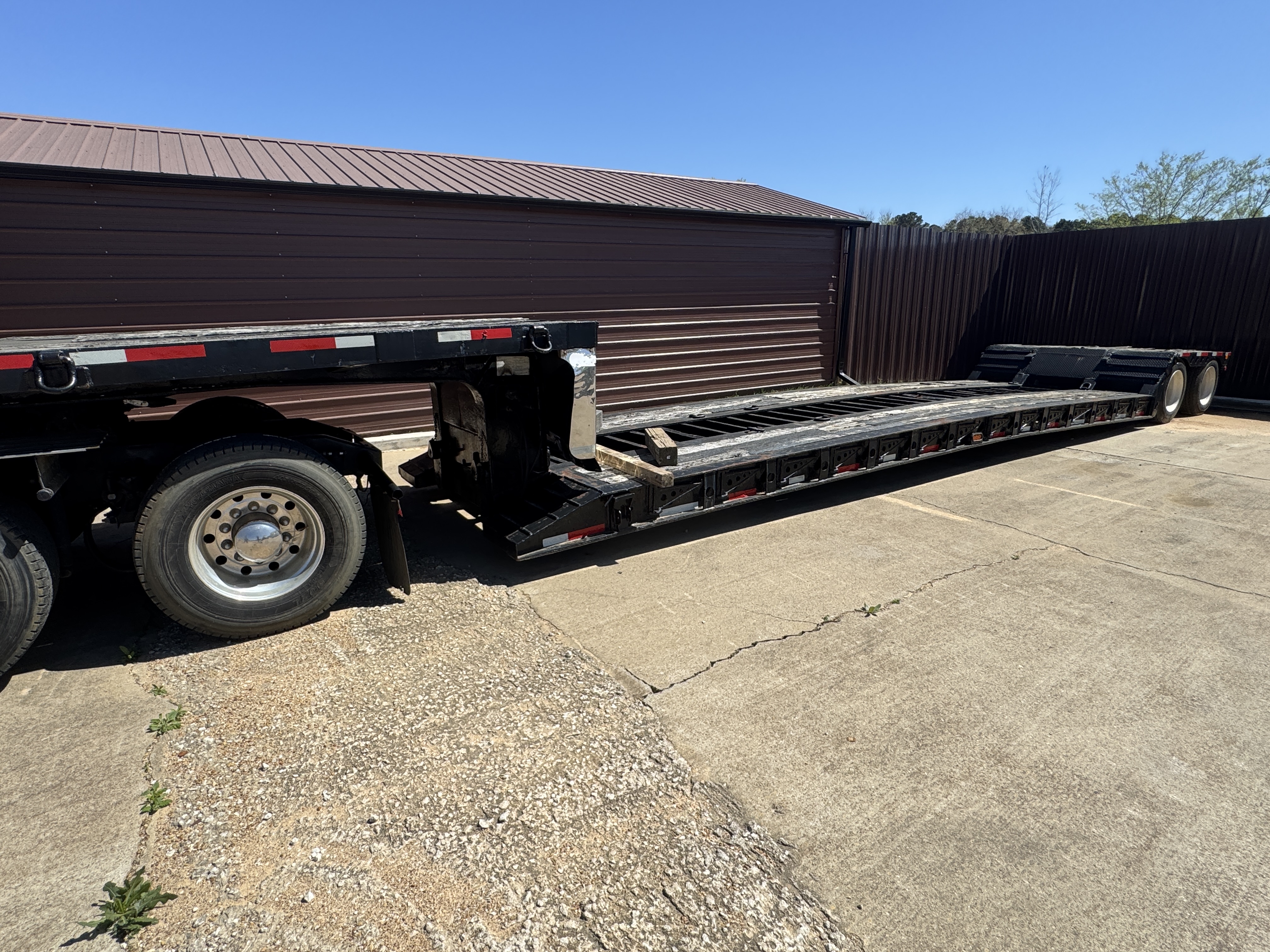 2002 XL SPECIALIZED TRAILERS 48 foot XL70 - view 1 of 20