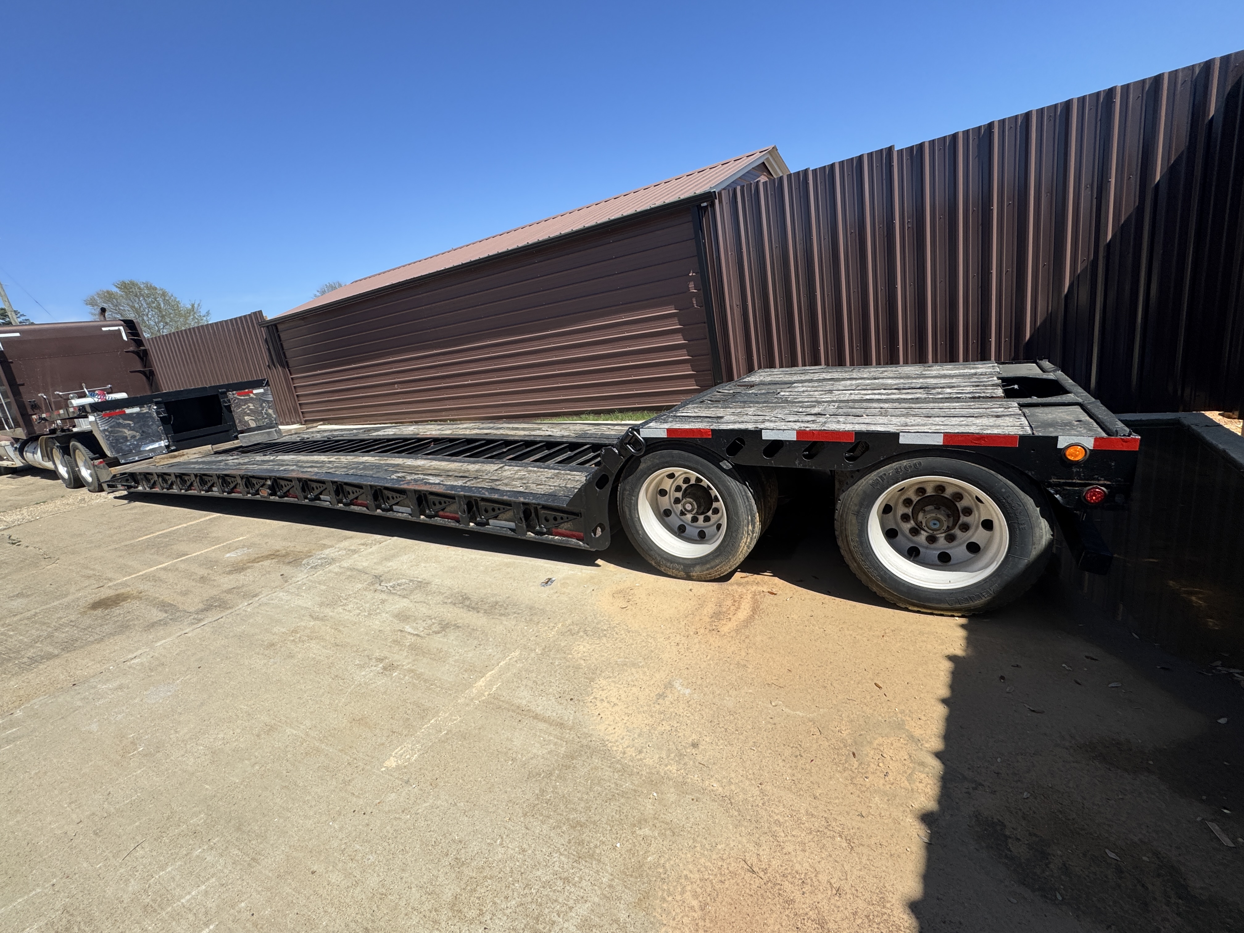 2002 XL SPECIALIZED TRAILERS 48 foot XL70 - view 2 of 20