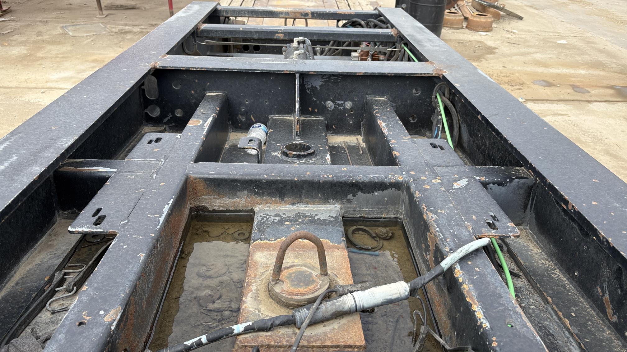 2013 XL SPECIALIZED TRAILERS XL110HDG - view 11 of 30