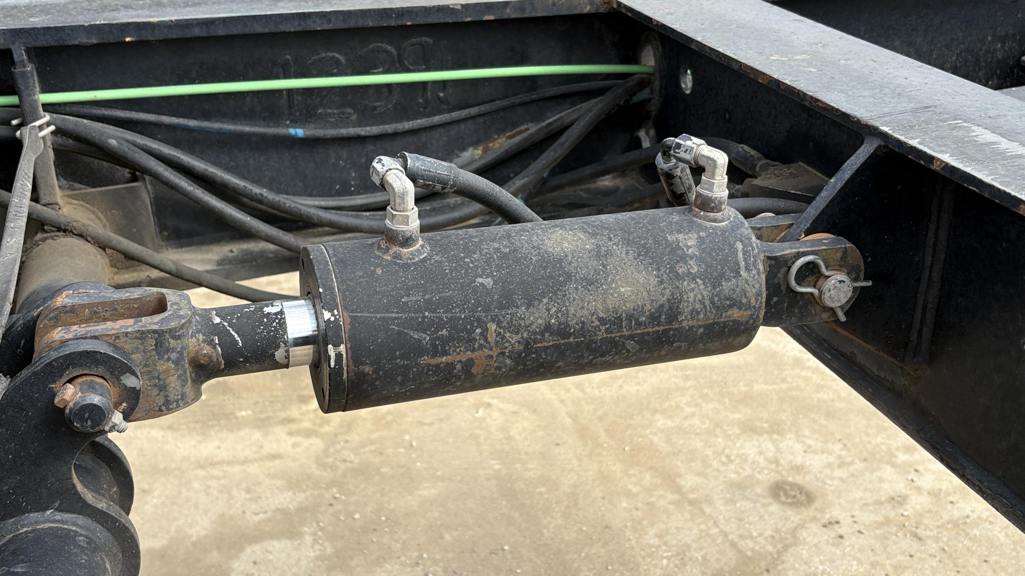 2013 XL SPECIALIZED TRAILERS XL110HDG - view 14 of 30