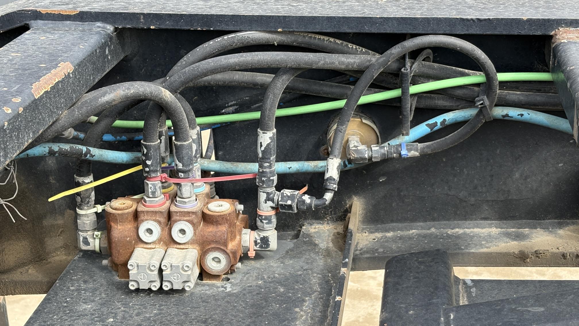 2013 XL SPECIALIZED TRAILERS XL110HDG - view 15 of 30