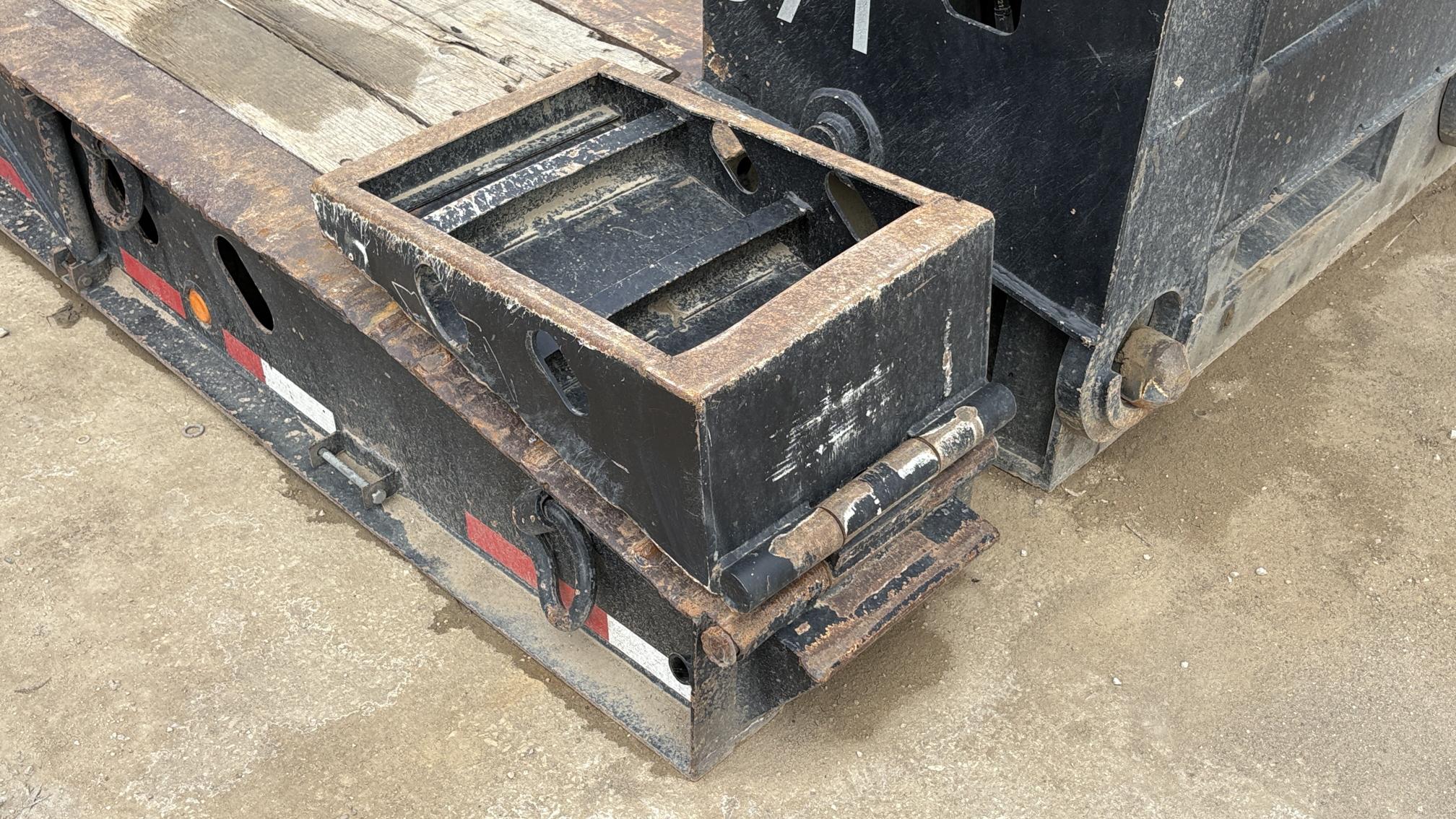 2013 XL SPECIALIZED TRAILERS XL110HDG - view 18 of 30