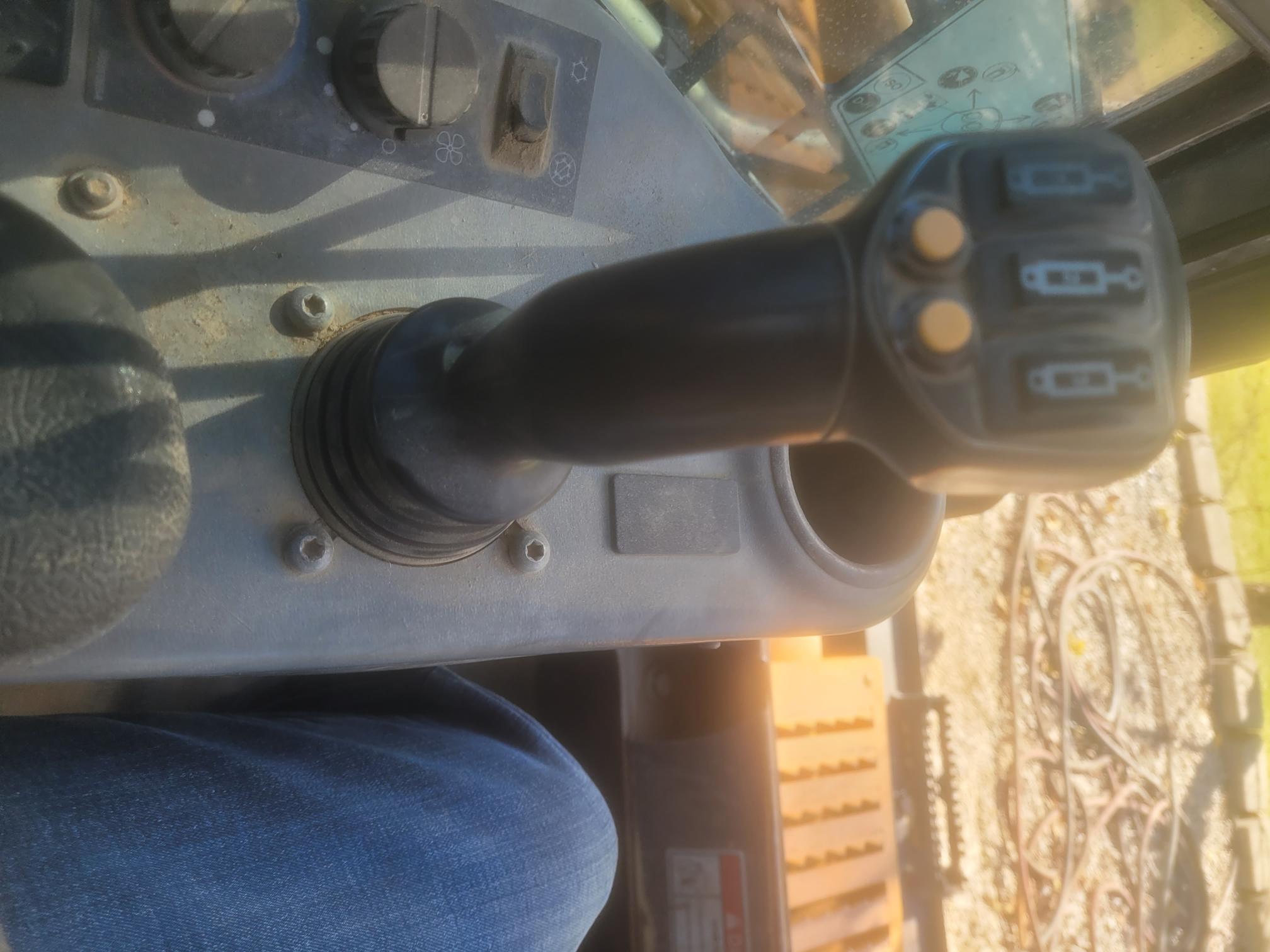 2017 MUSTANG 2100 RT - view 12 of 15