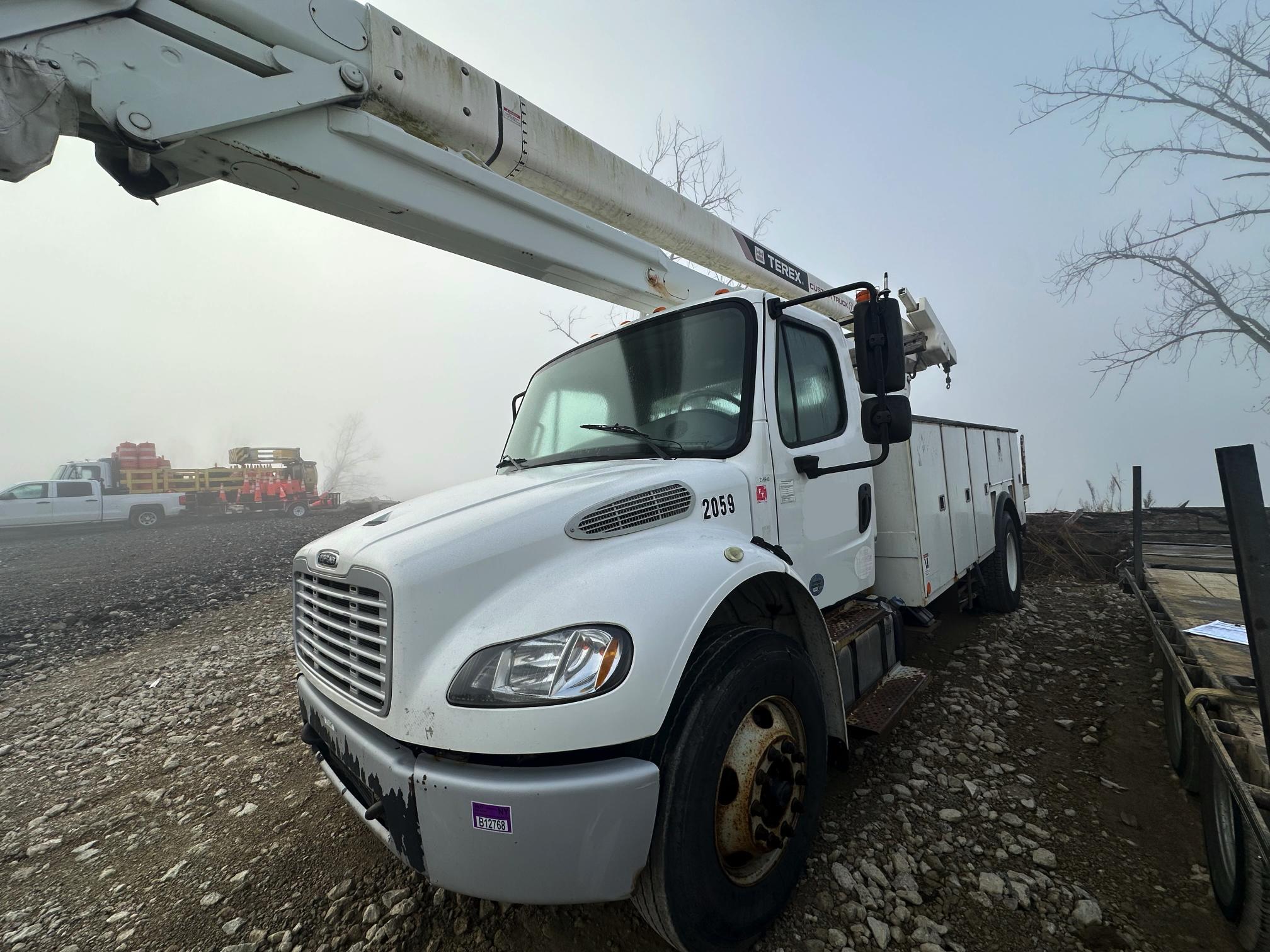 2017 FREIGHTLINER M2 106 - view 3 of 30