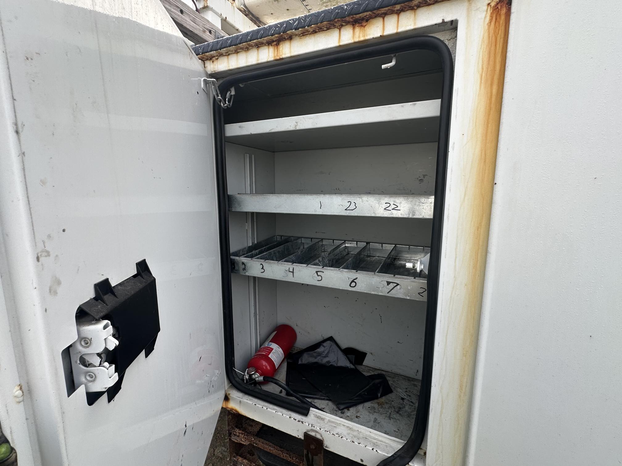 2017 FREIGHTLINER M2 106 - view 13 of 30