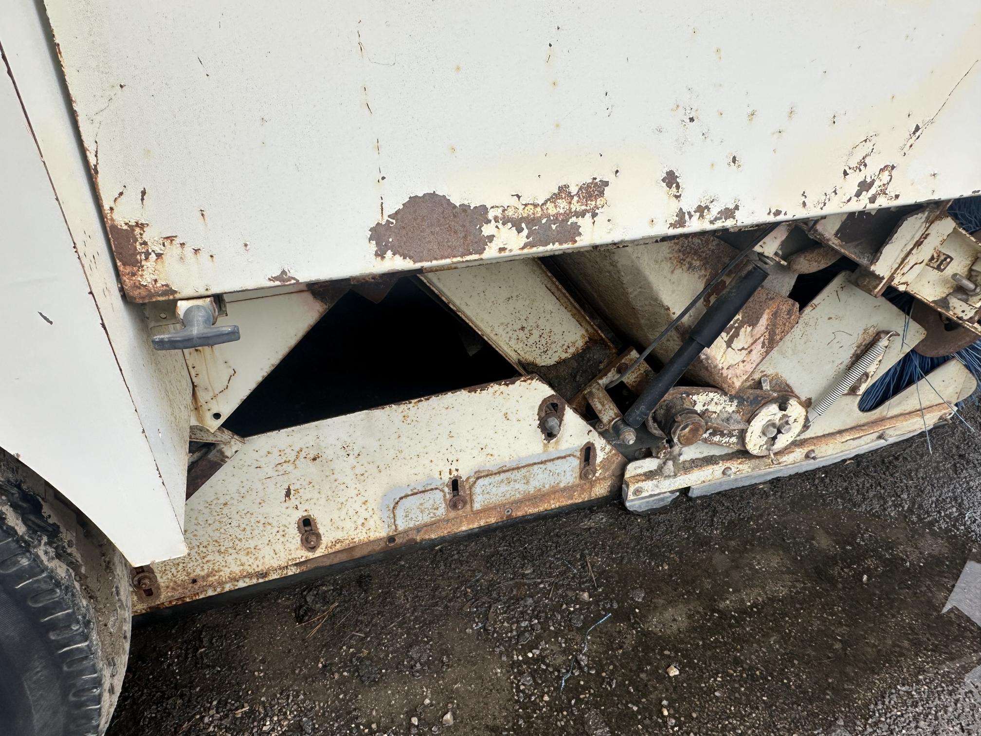 1990 ELGIN Series P - view 8 of 24