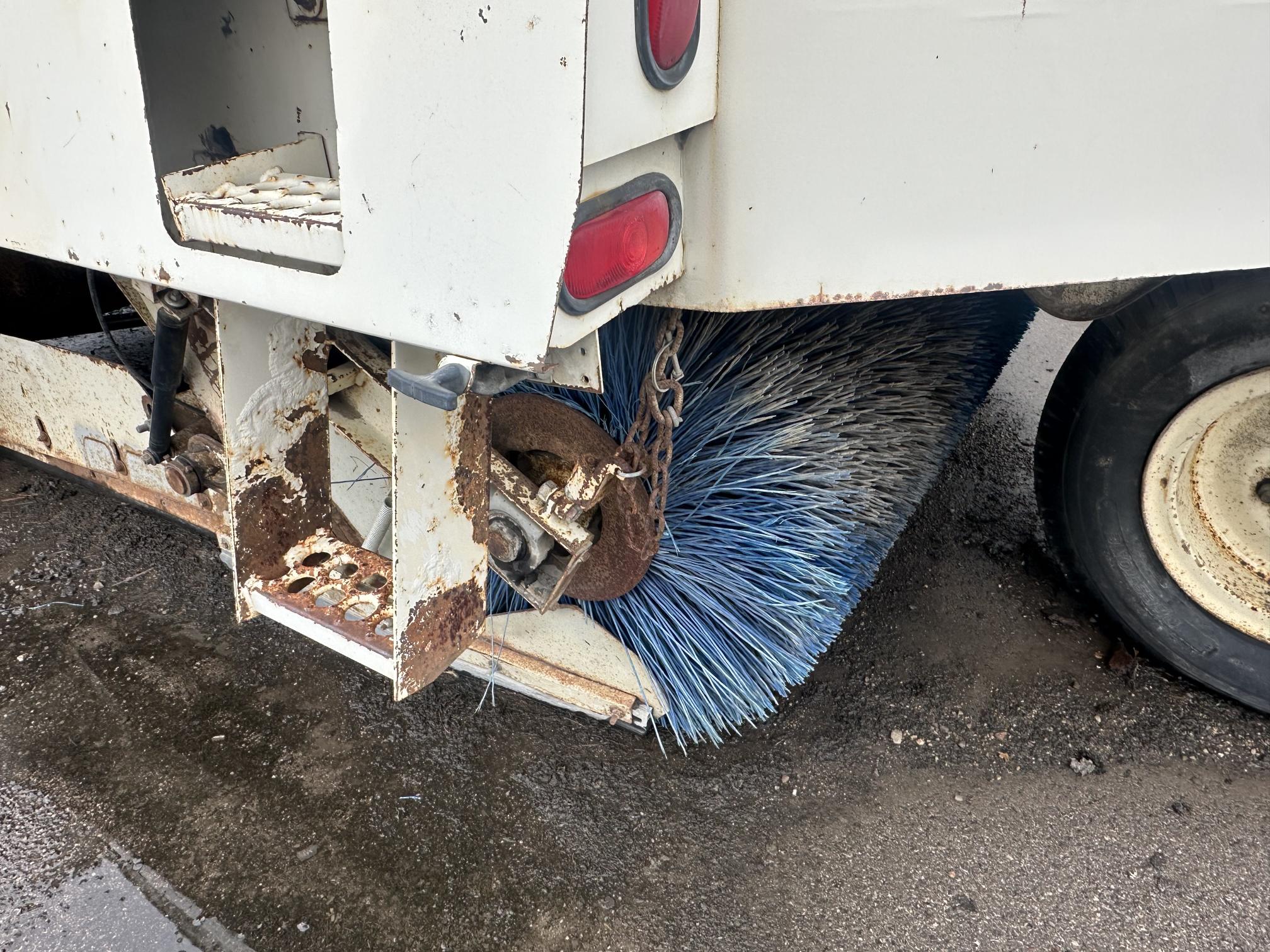 1990 ELGIN Series P - view 9 of 24