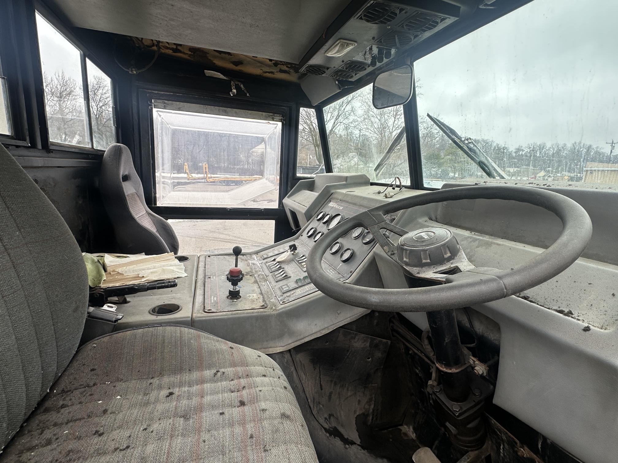 1990 ELGIN Series P - view 16 of 24