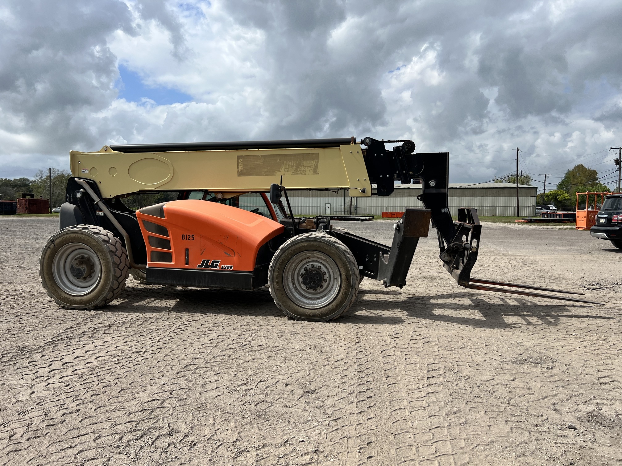 2017 JLG 1255 - view 3 of 28