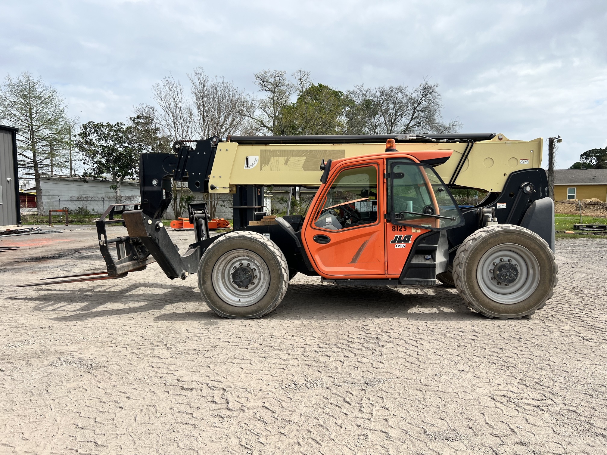 2017 JLG 1255 - view 7 of 28