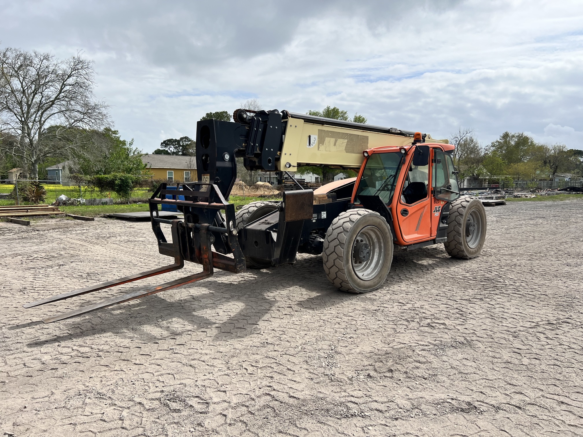 2017 JLG 1255 - view 8 of 28