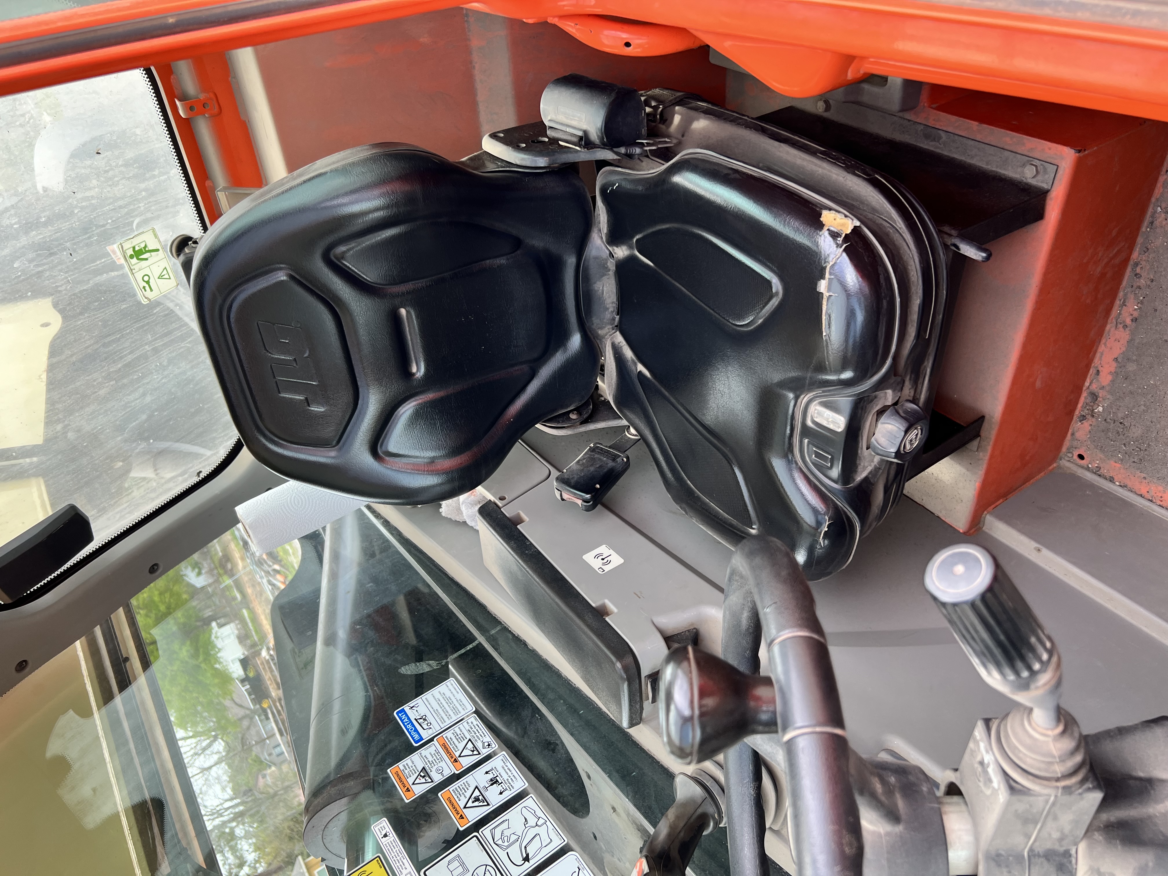 2017 JLG 1255 - view 10 of 28