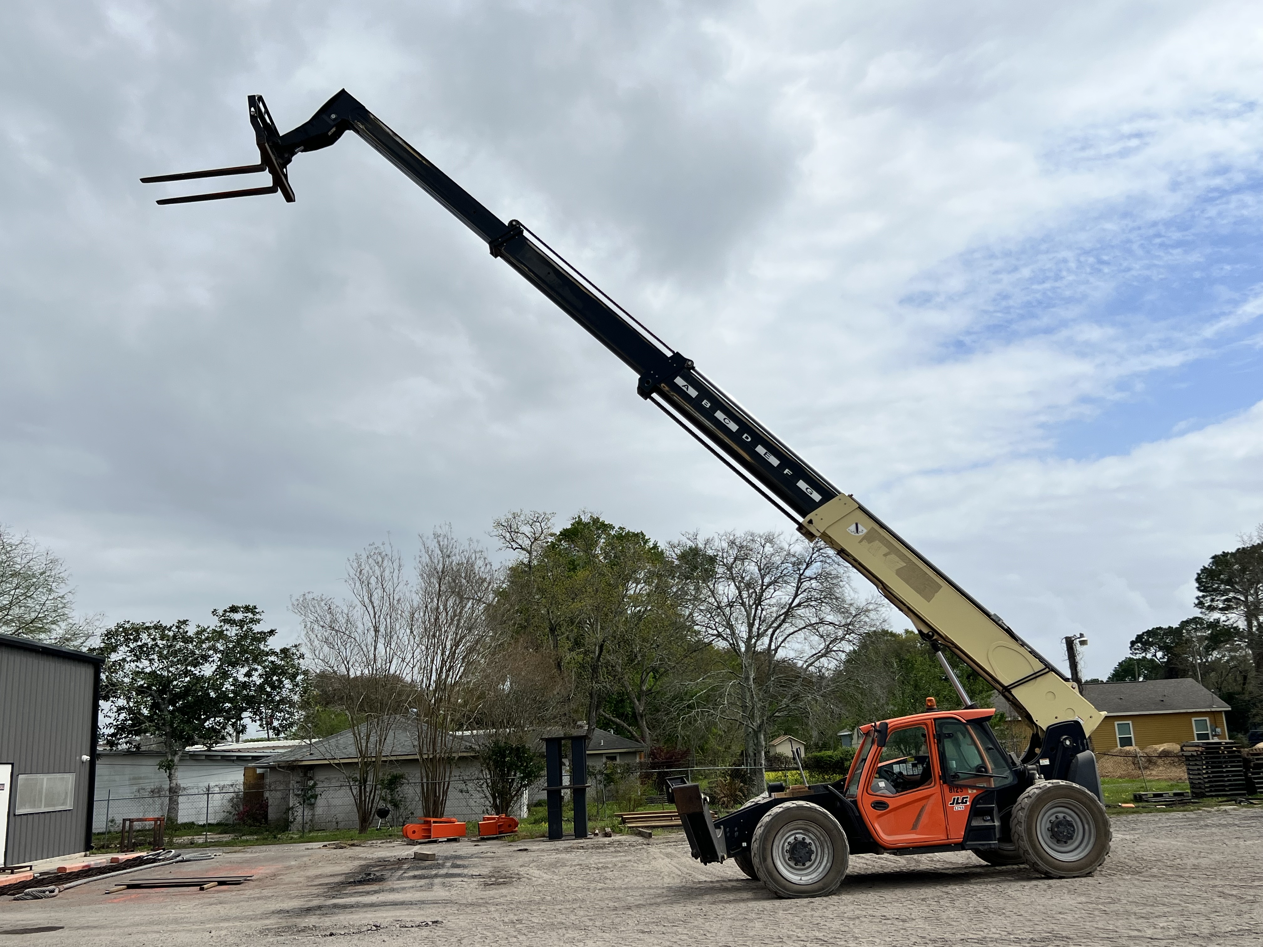 2017 JLG 1255 - view 1 of 28