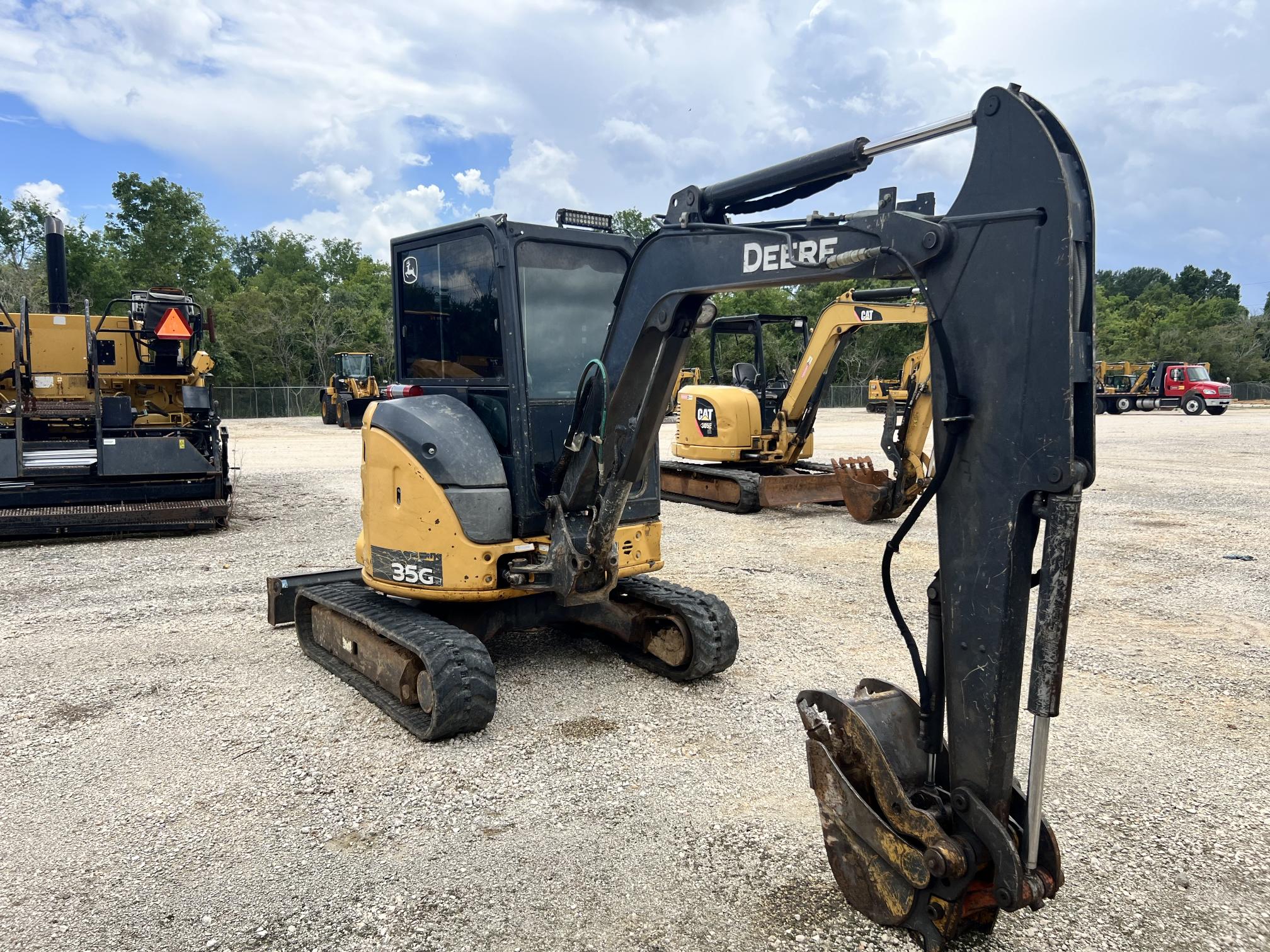 2017 DEERE 35G - view 4 of 30