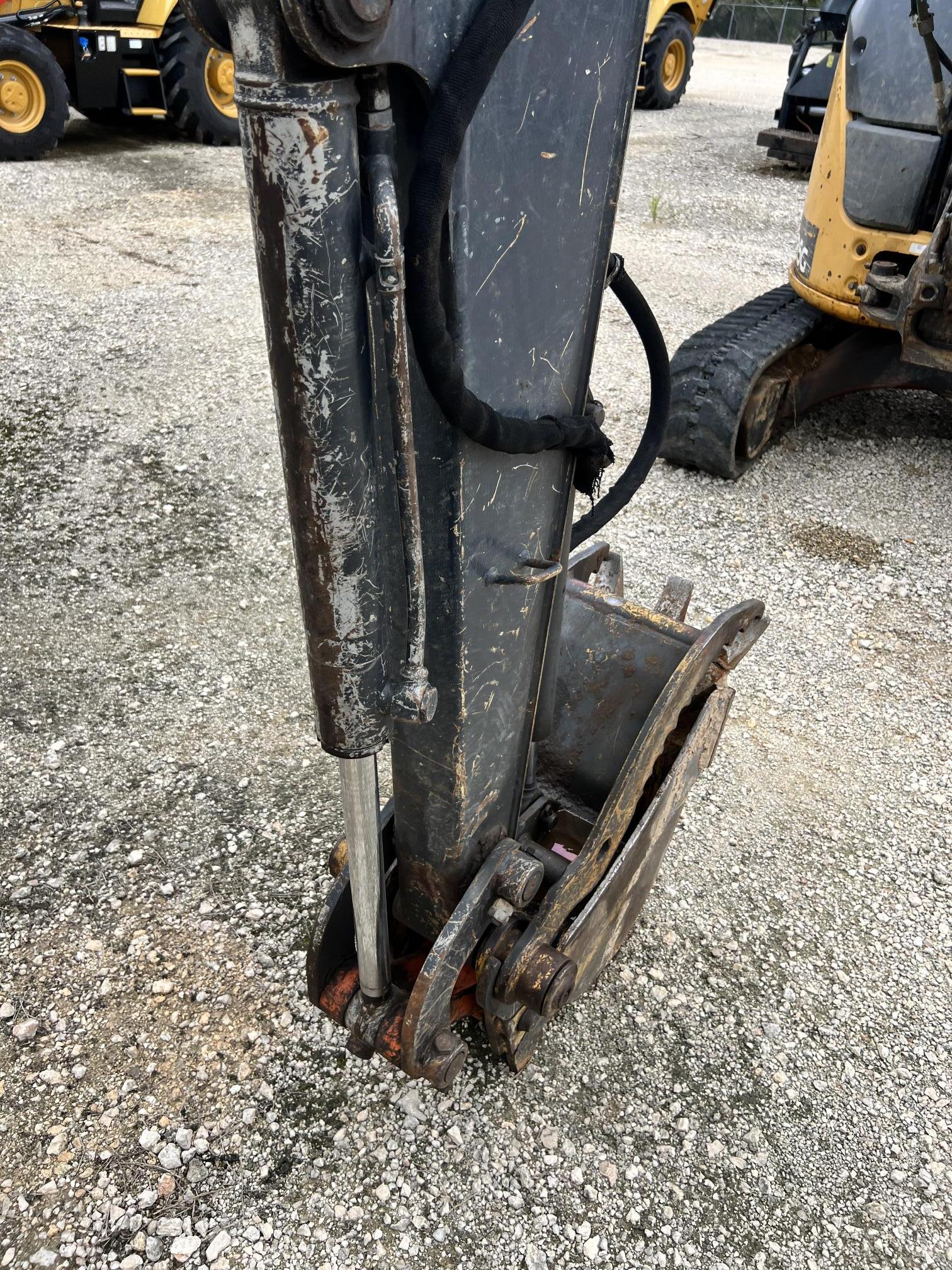 2017 DEERE 35G - view 12 of 30