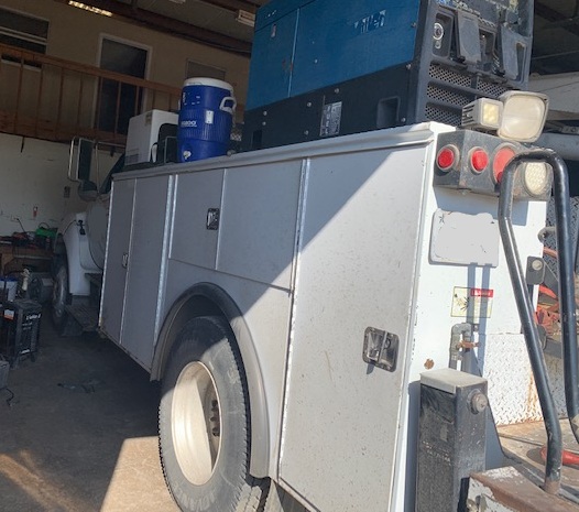 2005 FORD F-750 - view 2 of 29