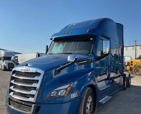 2023 FREIGHTLINER - view 2 of 23