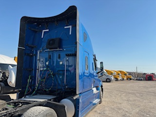 2023 FREIGHTLINER - view 6 of 23