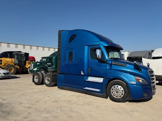 2023 FREIGHTLINER - view 8 of 23