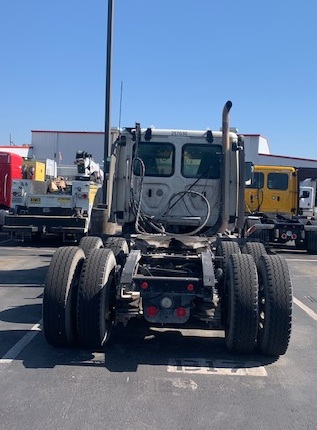2005 FREIGHTLINER FLT - view 5 of 20