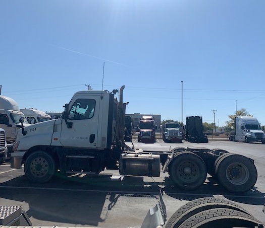 2005 FREIGHTLINER FLT - view 7 of 20