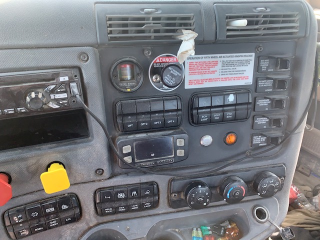 2005 FREIGHTLINER FLT - view 12 of 20
