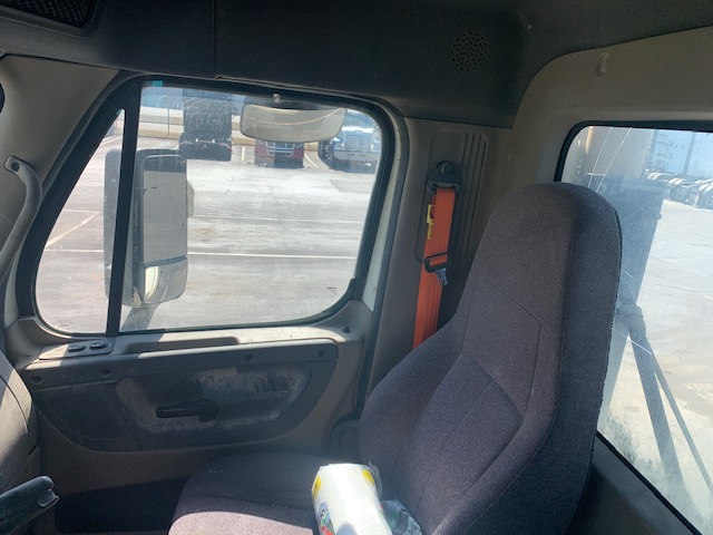 2005 FREIGHTLINER FLT - view 15 of 20