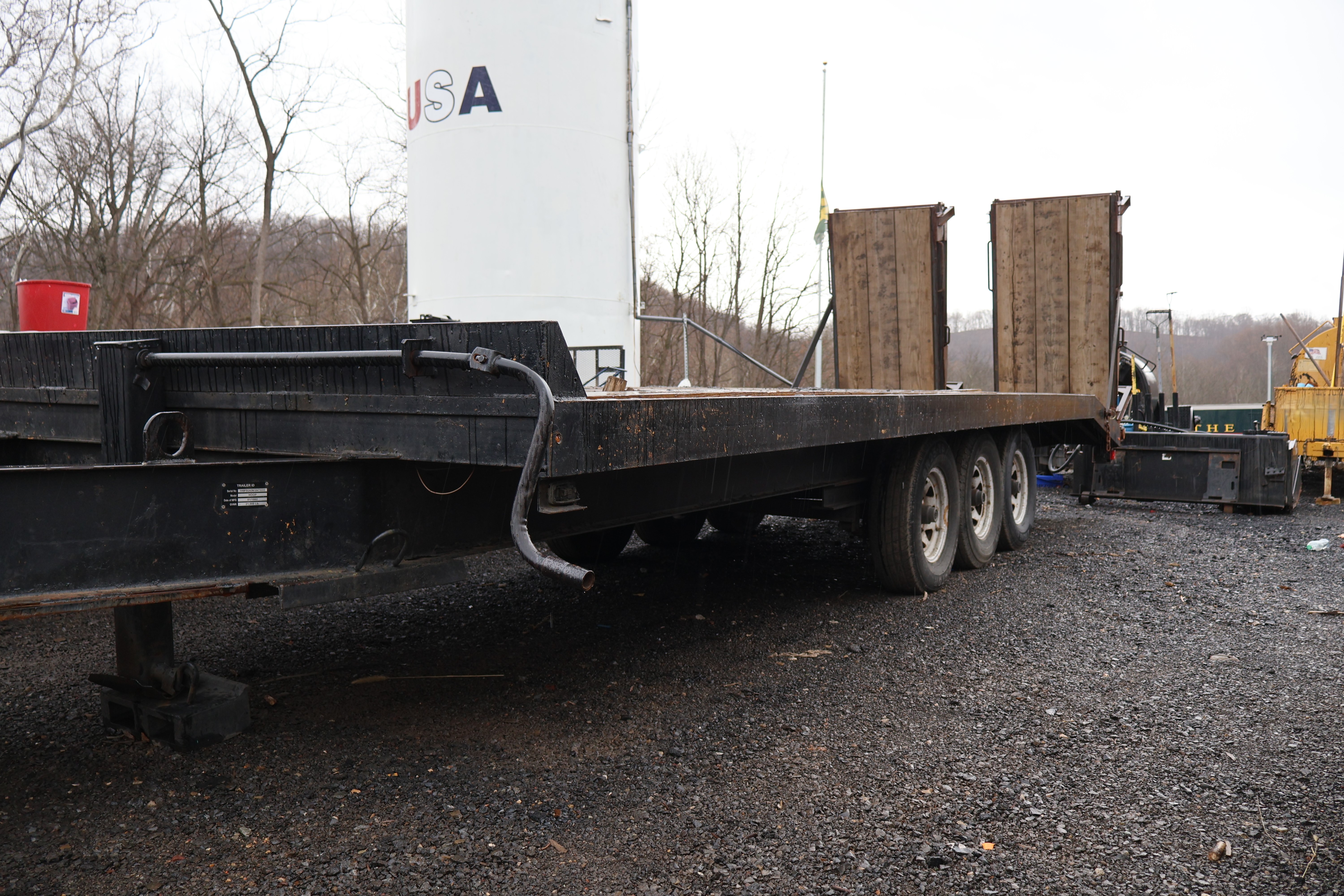 2001  24 - view 4 of 26