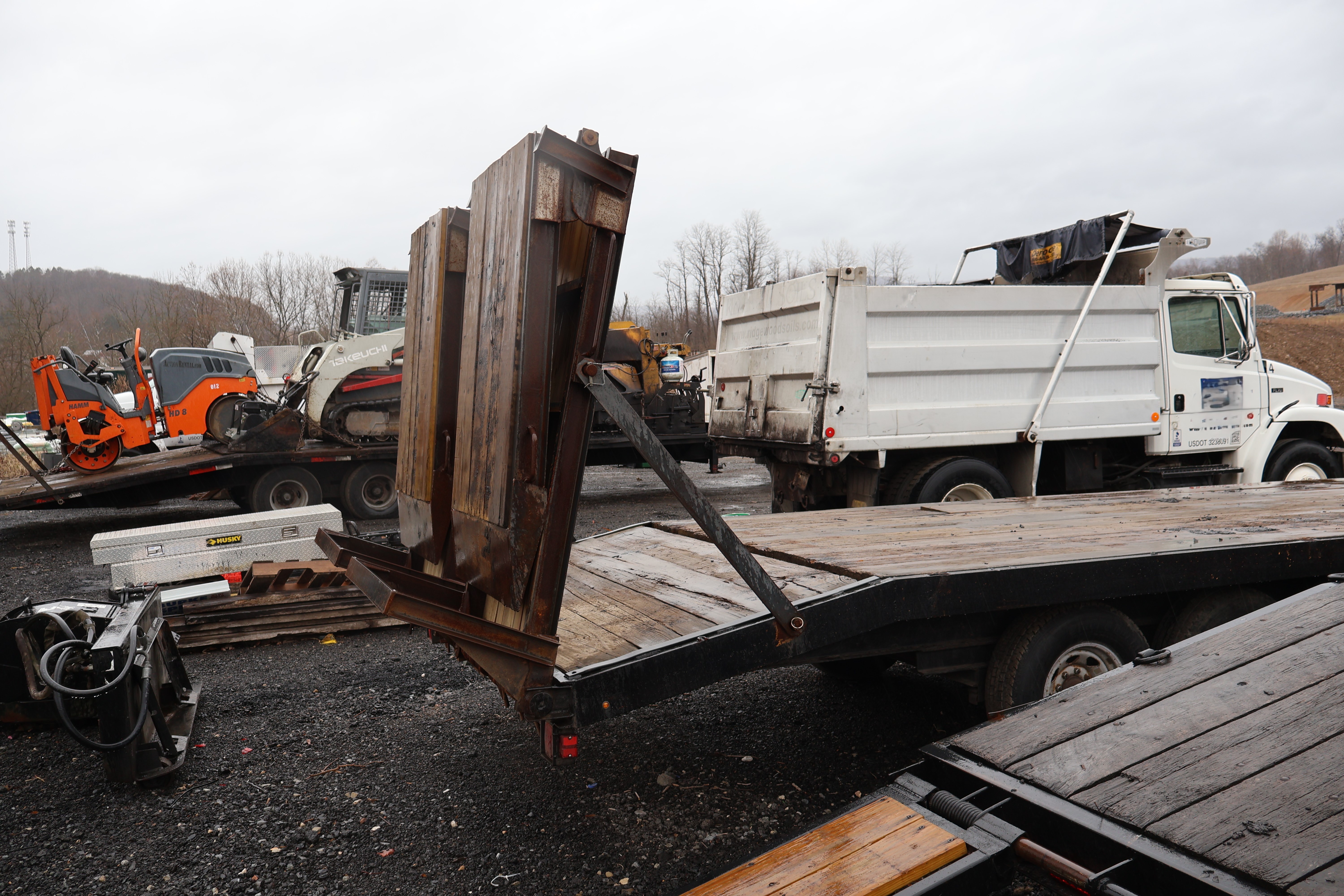 2001  24 - view 13 of 26