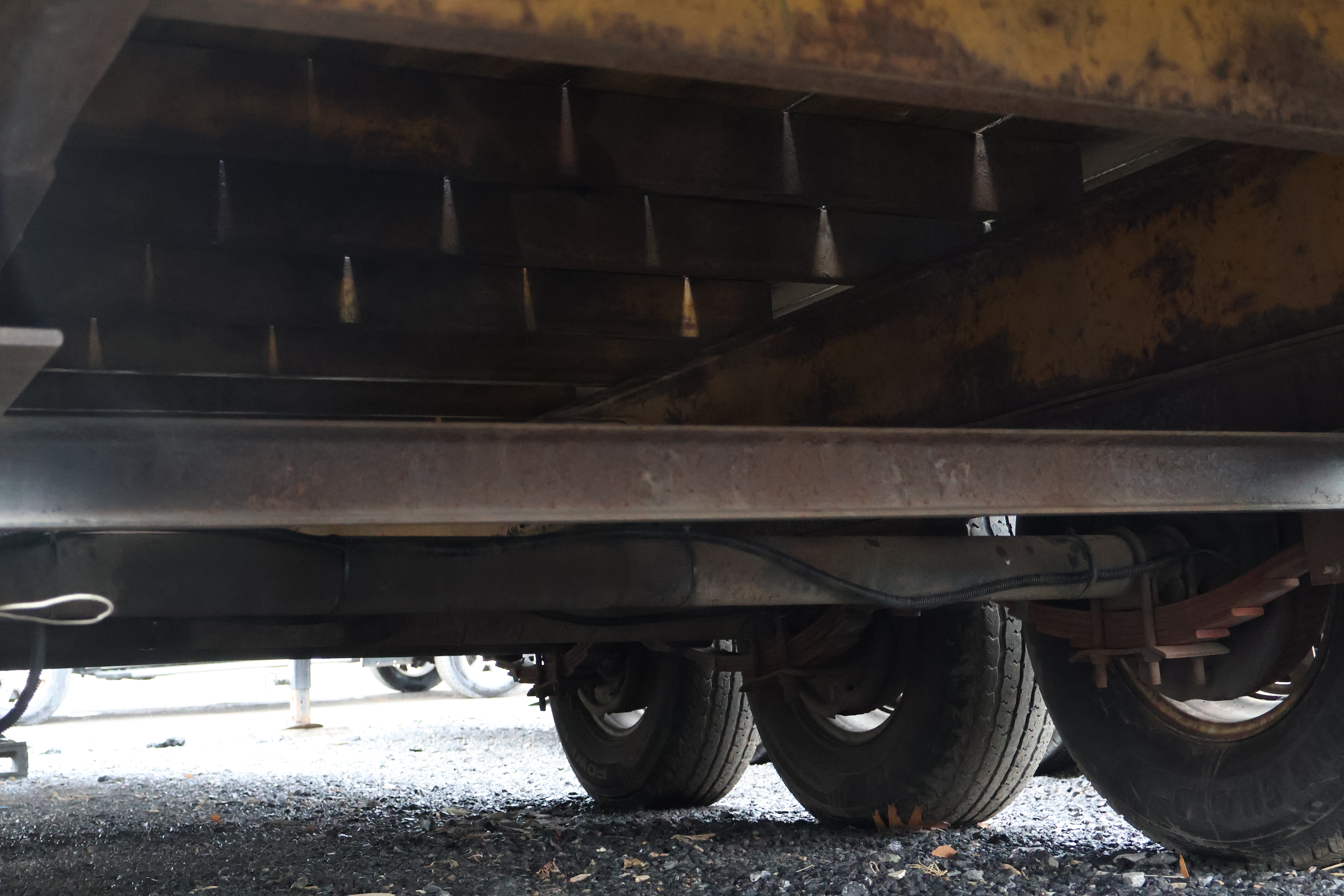 2001  24 - view 18 of 26