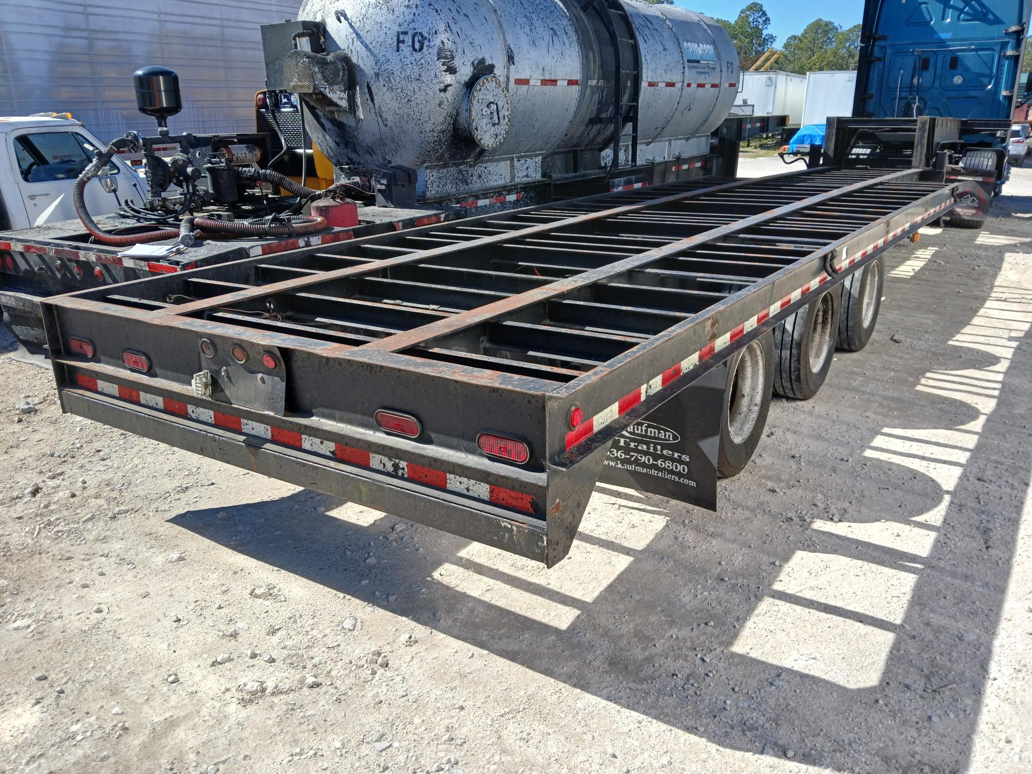 2018 KAUFMAN Tri-Axle - view 1 of 12