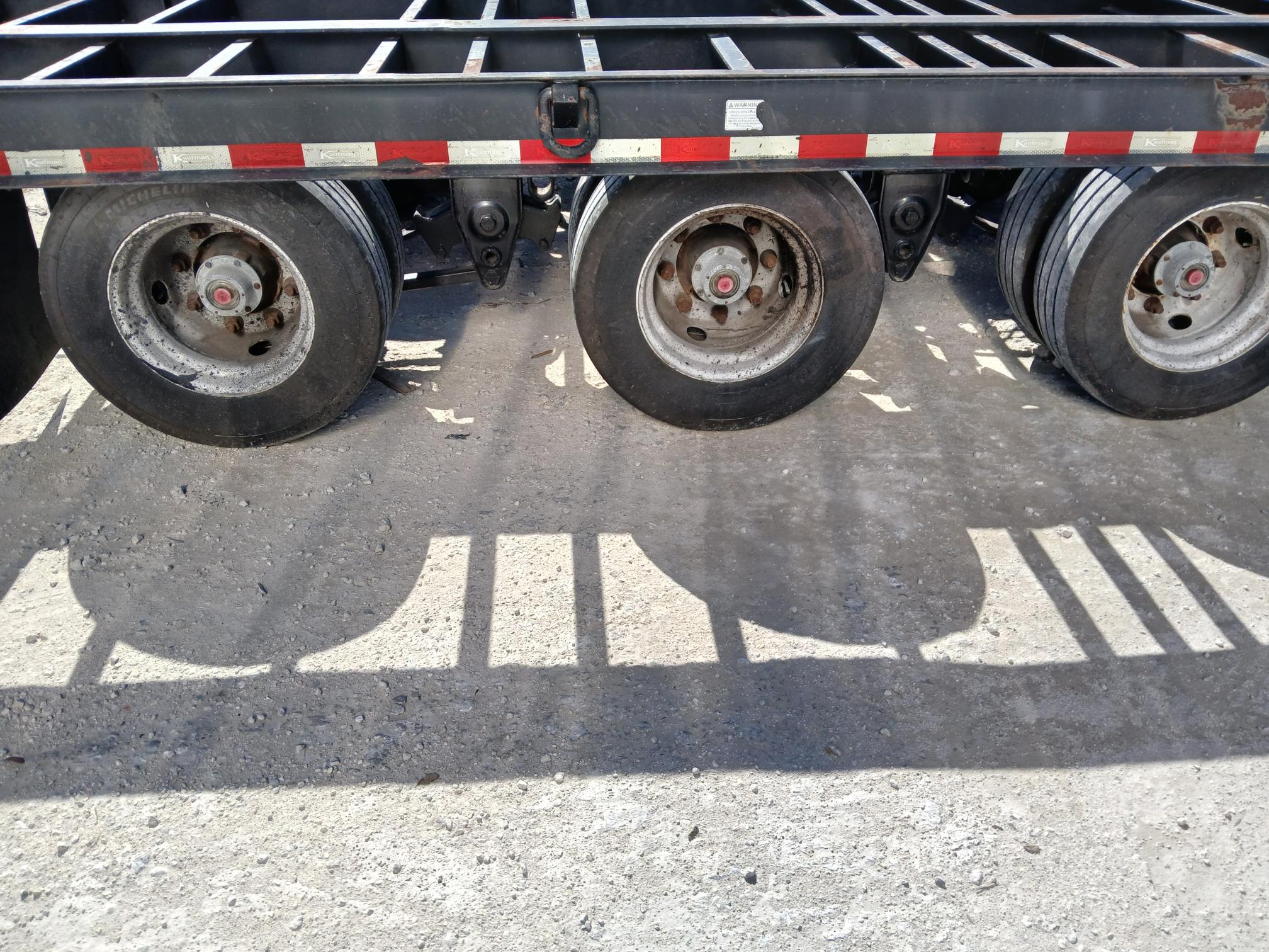 2018 KAUFMAN Tri-Axle - view 2 of 12