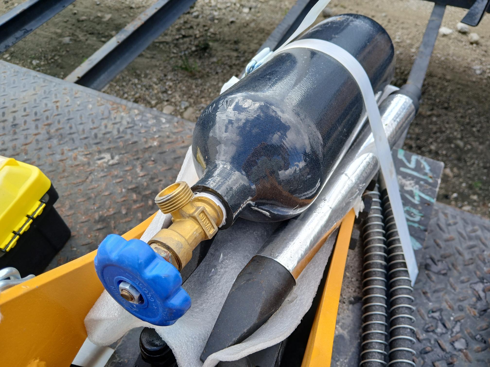 2025 KMC 400 - view 5 of 6