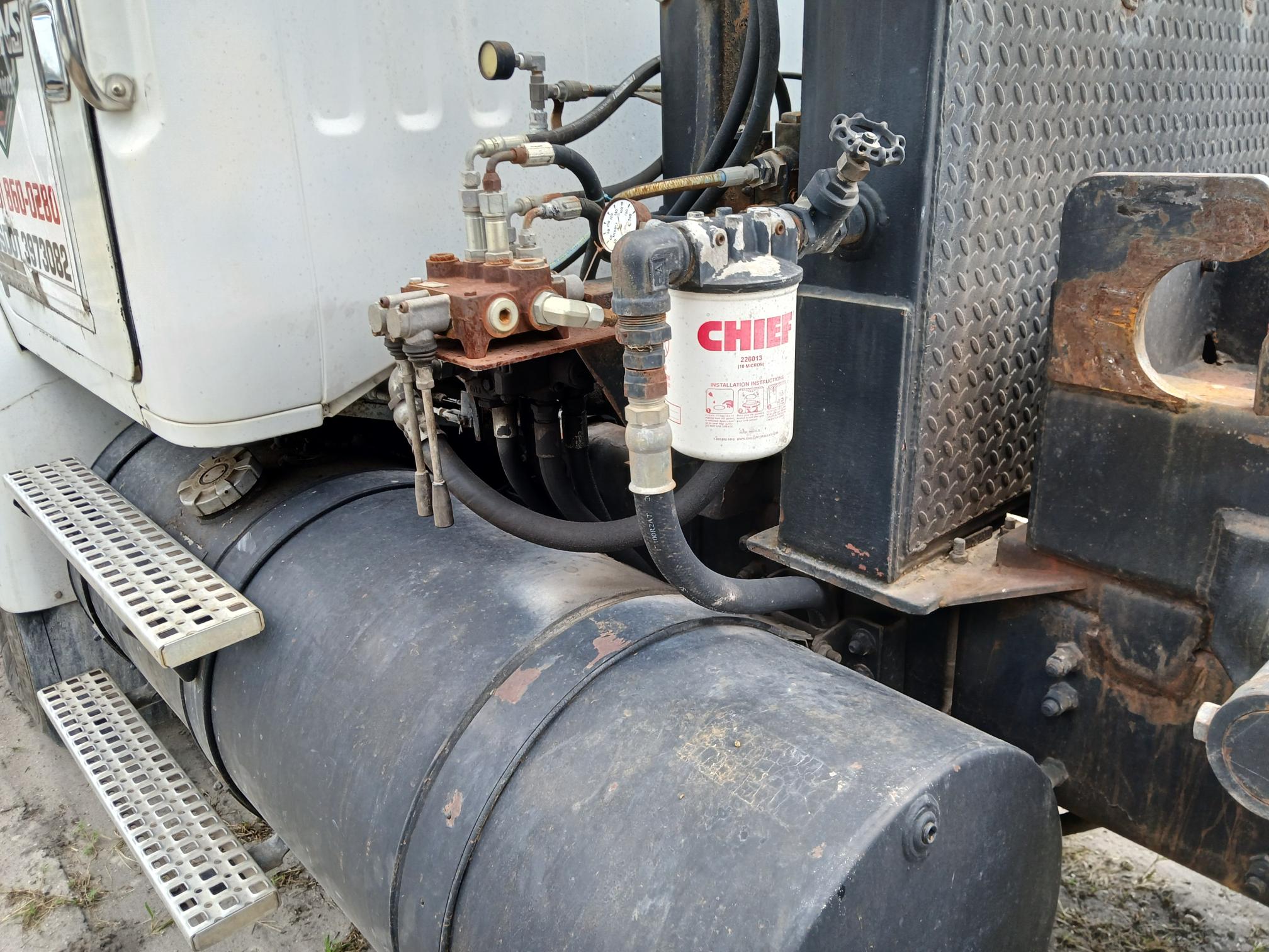 2005 WHITE/GMC WG - view 7 of 17