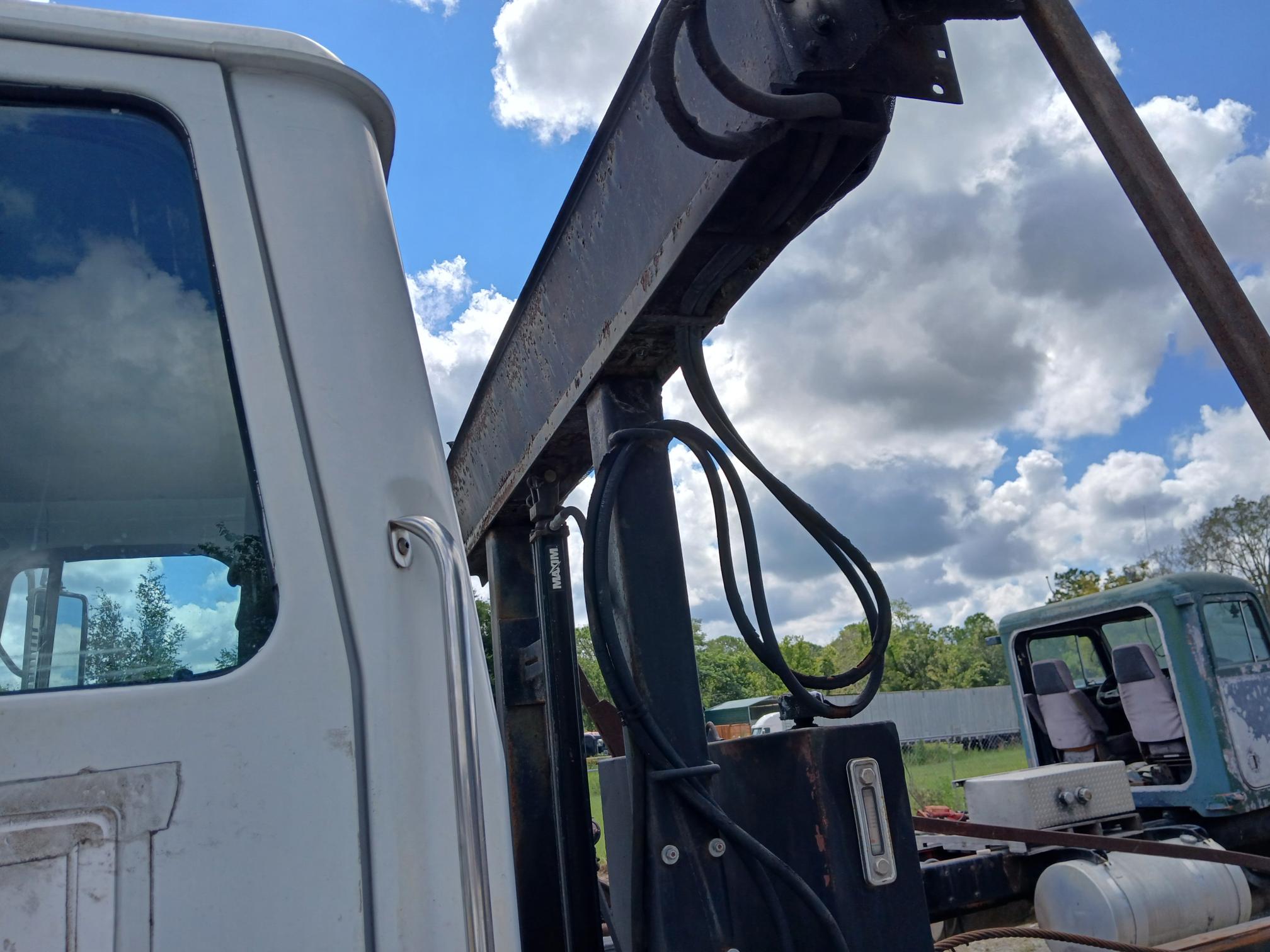 2005 WHITE/GMC WG - view 15 of 17