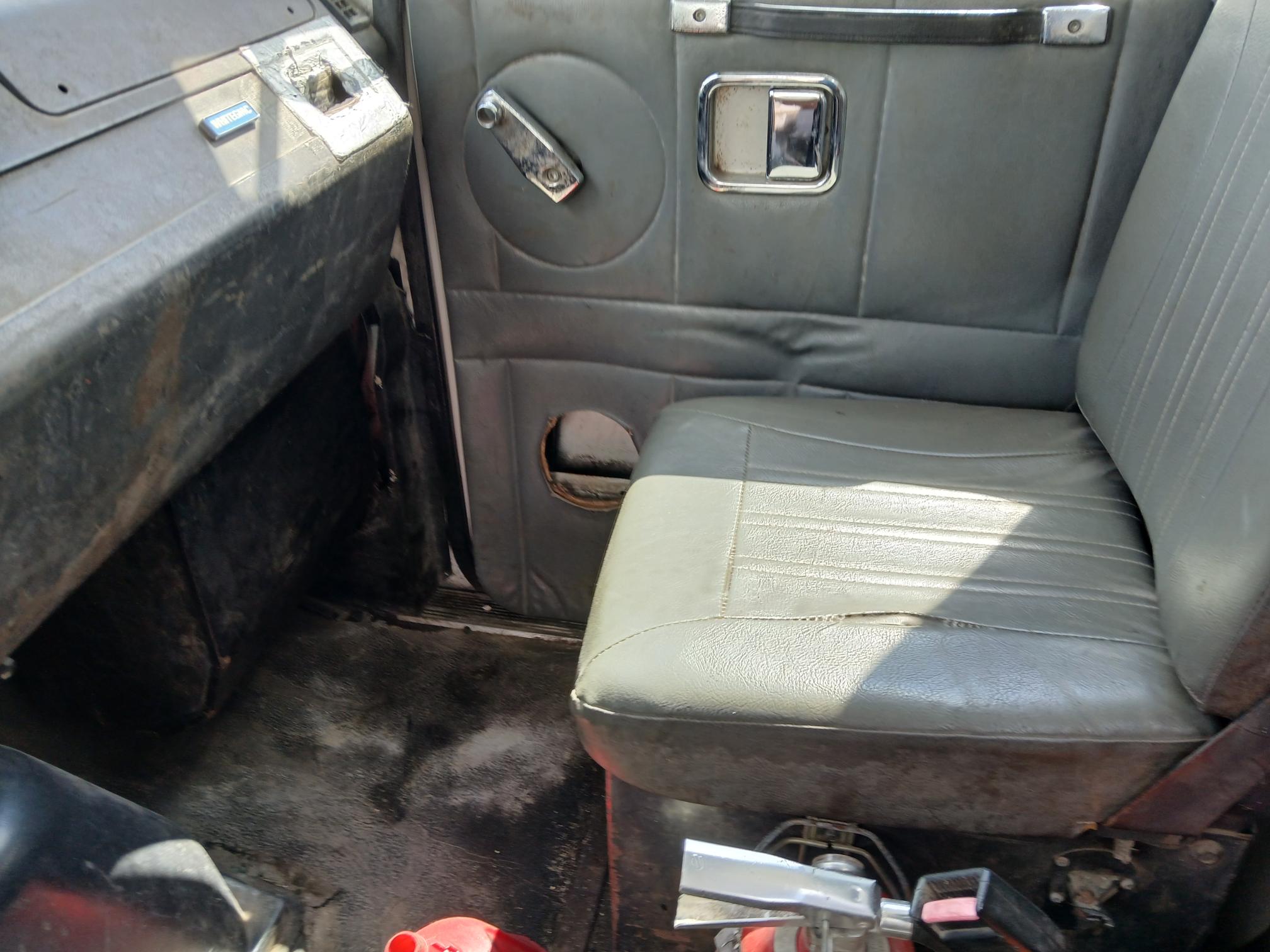 2005 WHITE/GMC WG - view 11 of 17