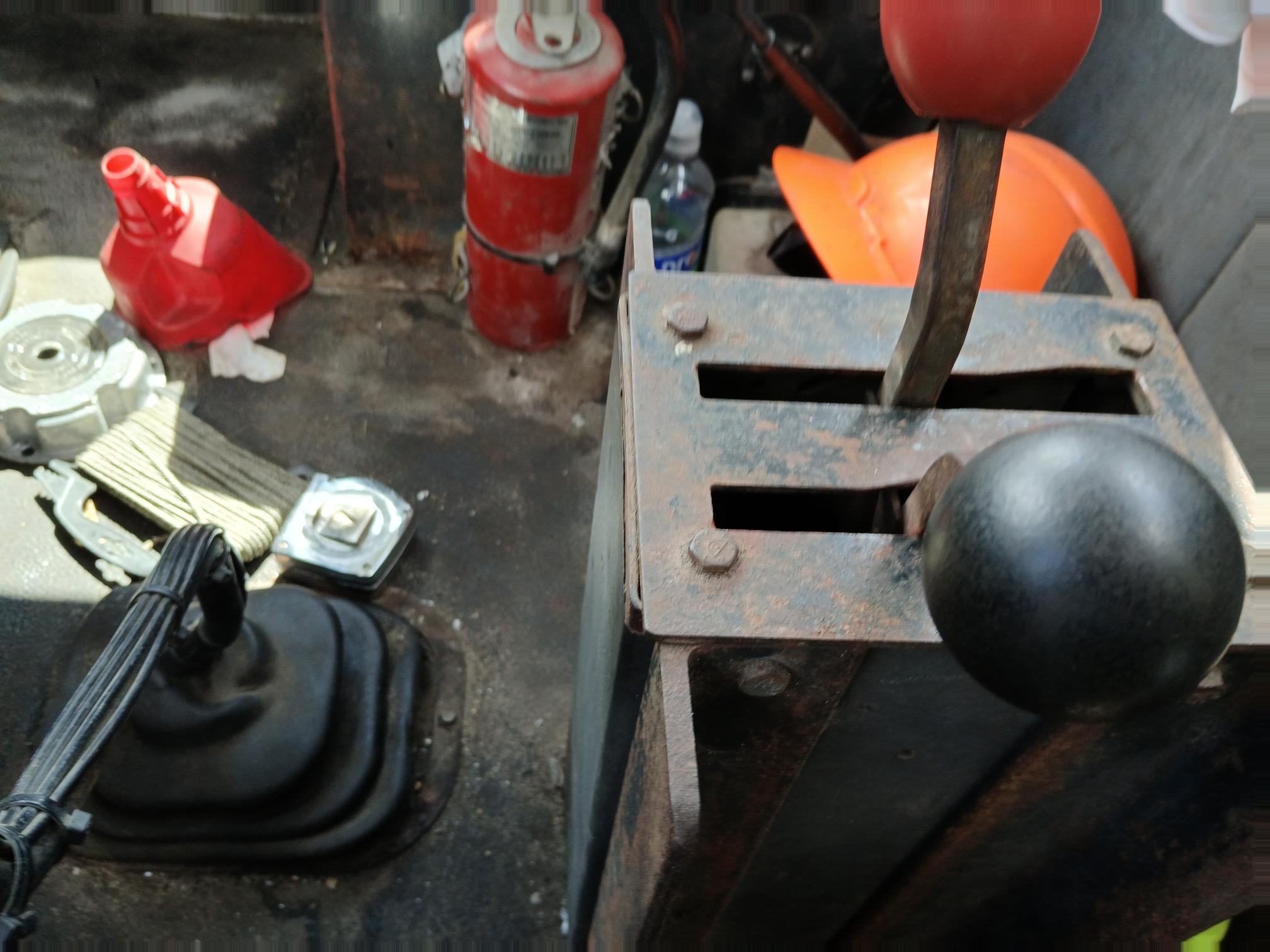 2005 WHITE/GMC WG - view 16 of 17