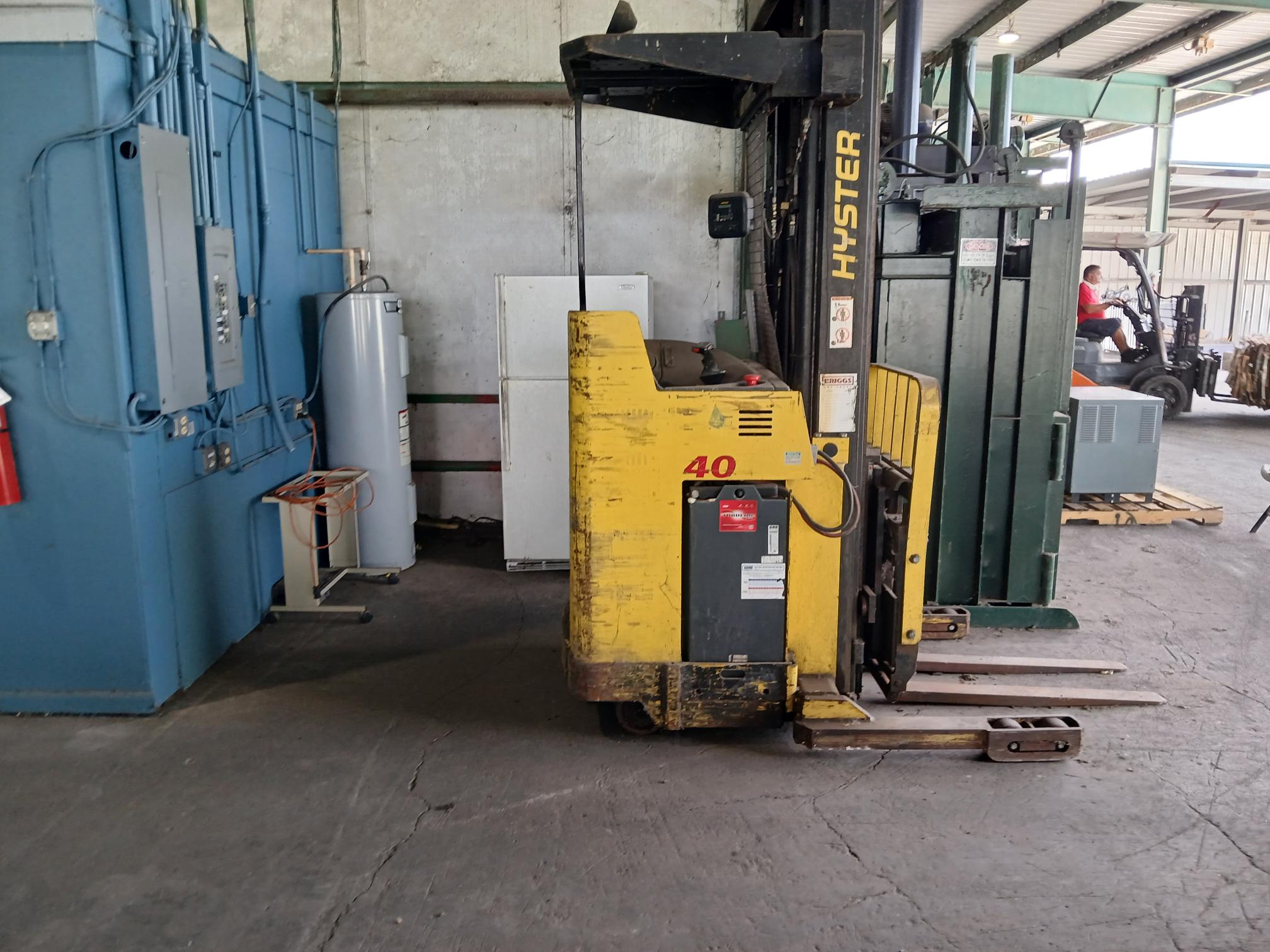 2017 HYSTER 40-E30H5D3 - view 2 of 12