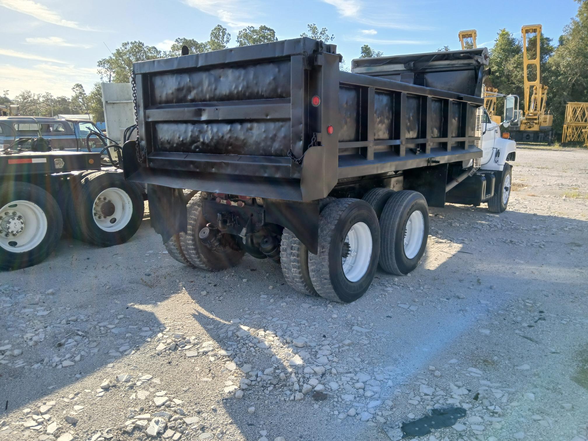 2001 CHEVROLET Kodiak - view 3 of 15