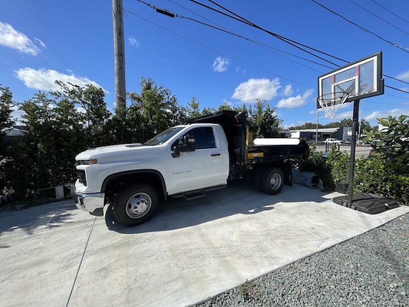 2024 CHEVROLET 3500 HD - view 4 of 5