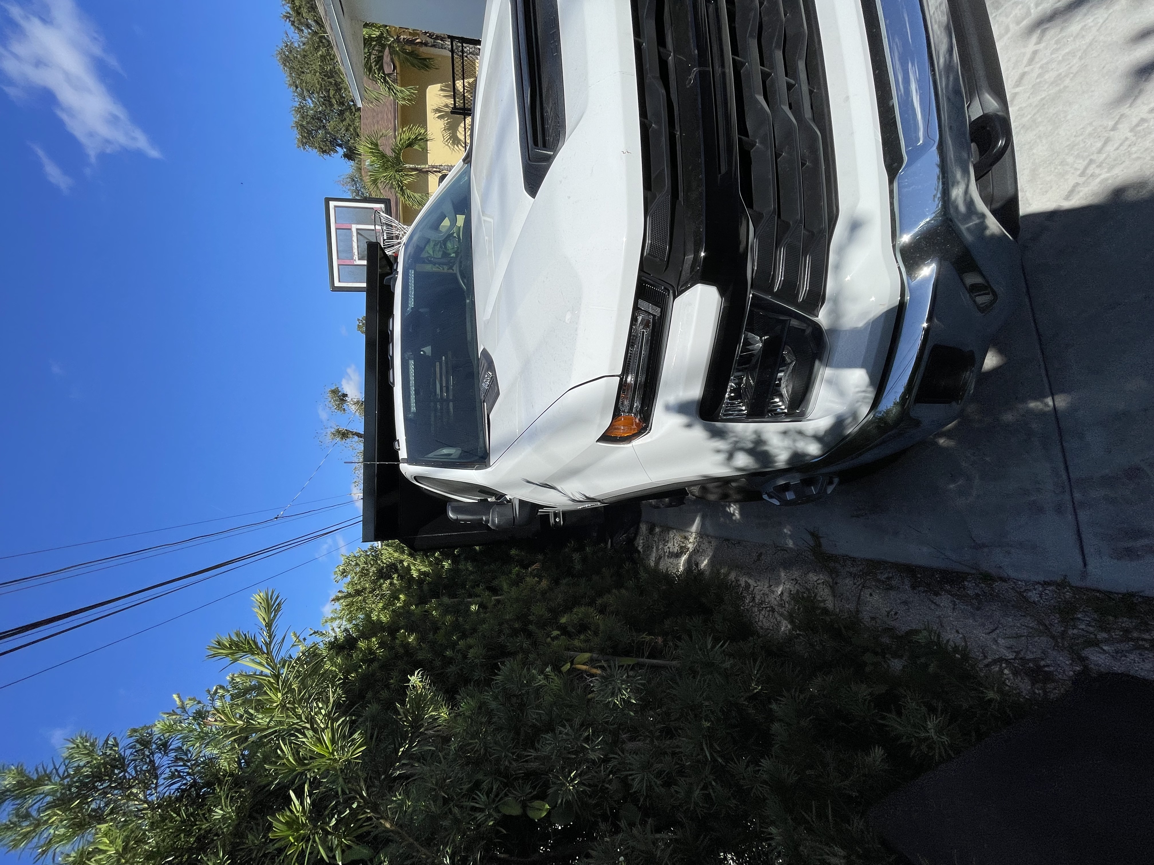 2024 CHEVROLET 3500 HD - view 3 of 5