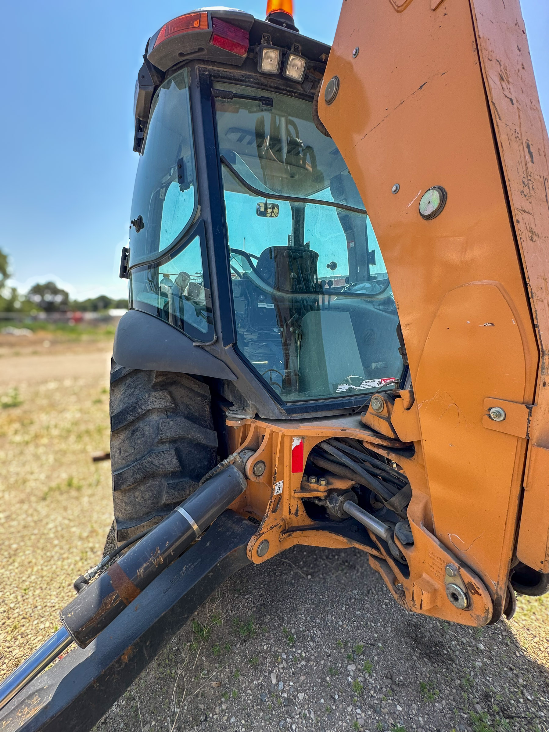 2017 CASE 580 Super N - view 8 of 24