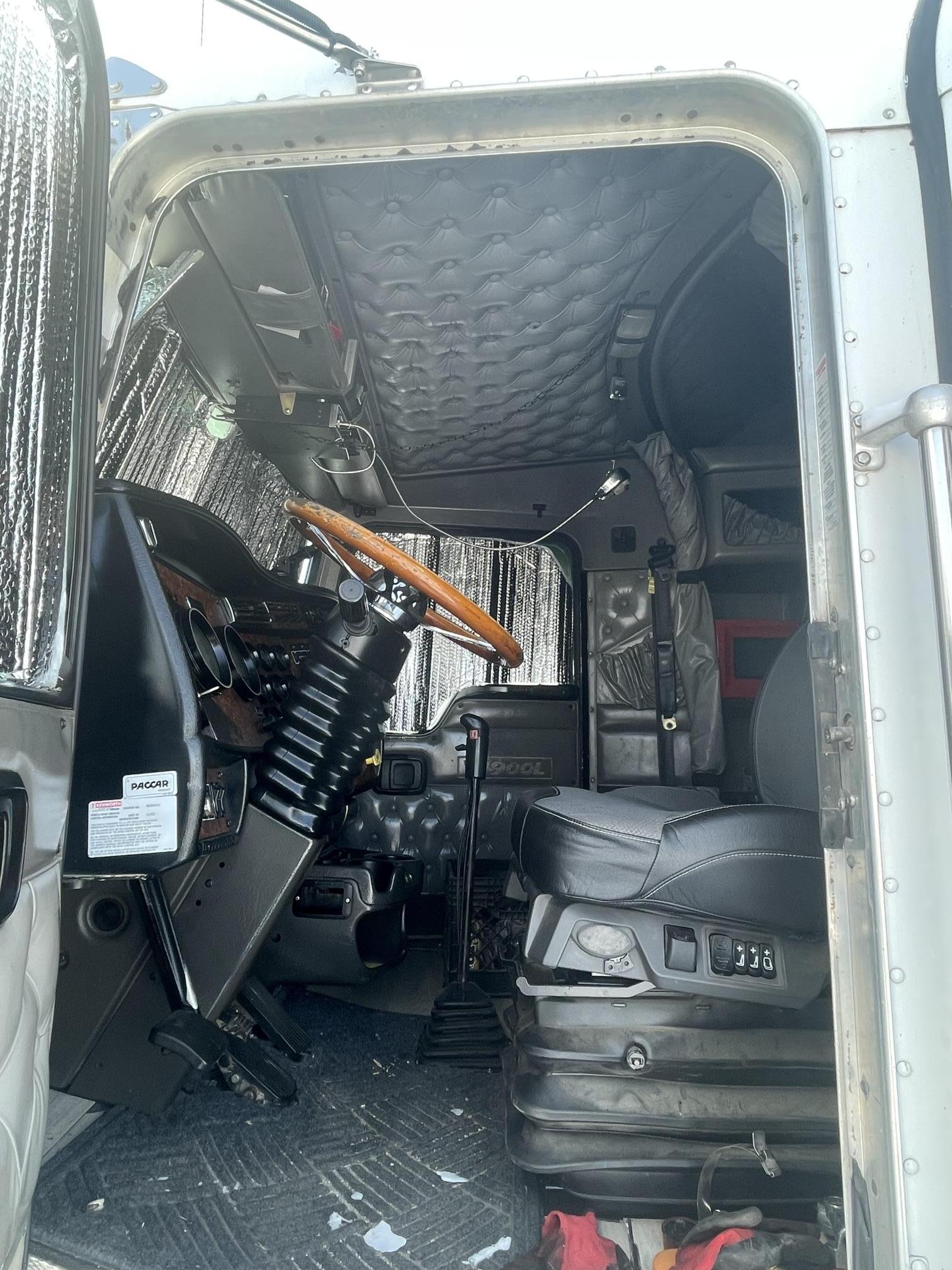 2004 KENWORTH W900 - view 14 of 21