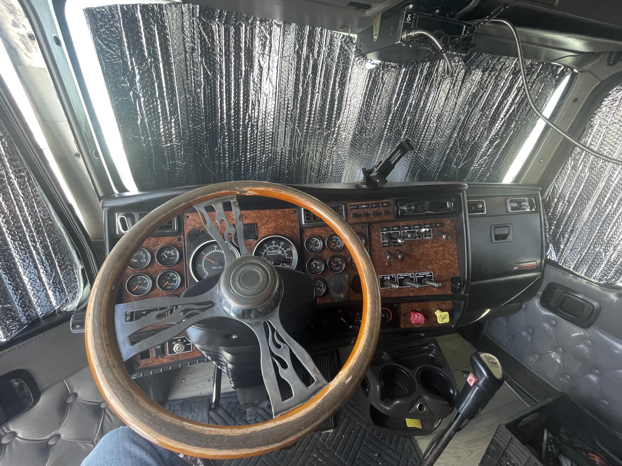 2004 KENWORTH W900 - view 15 of 21