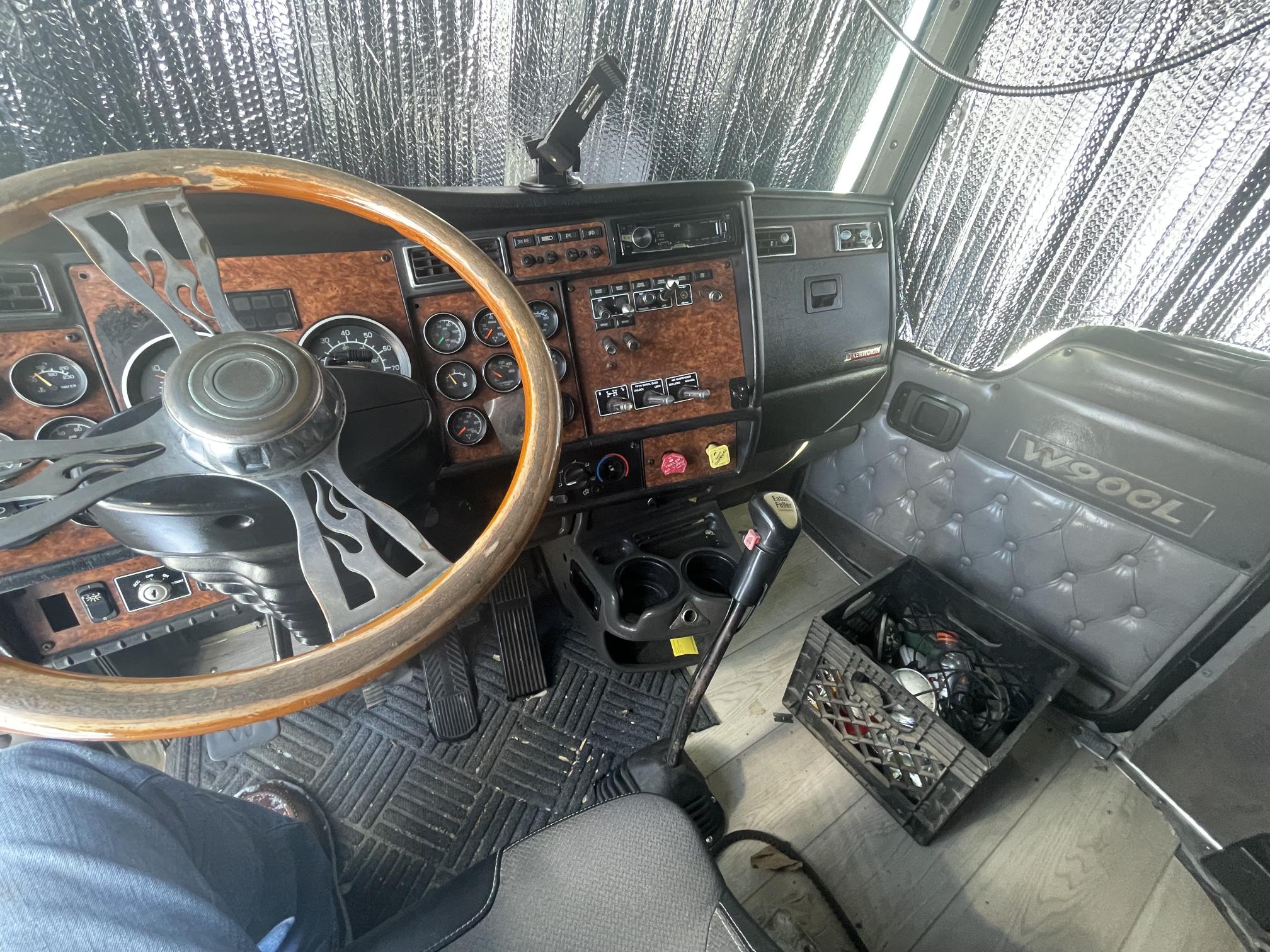 2004 KENWORTH W900 - view 9 of 21