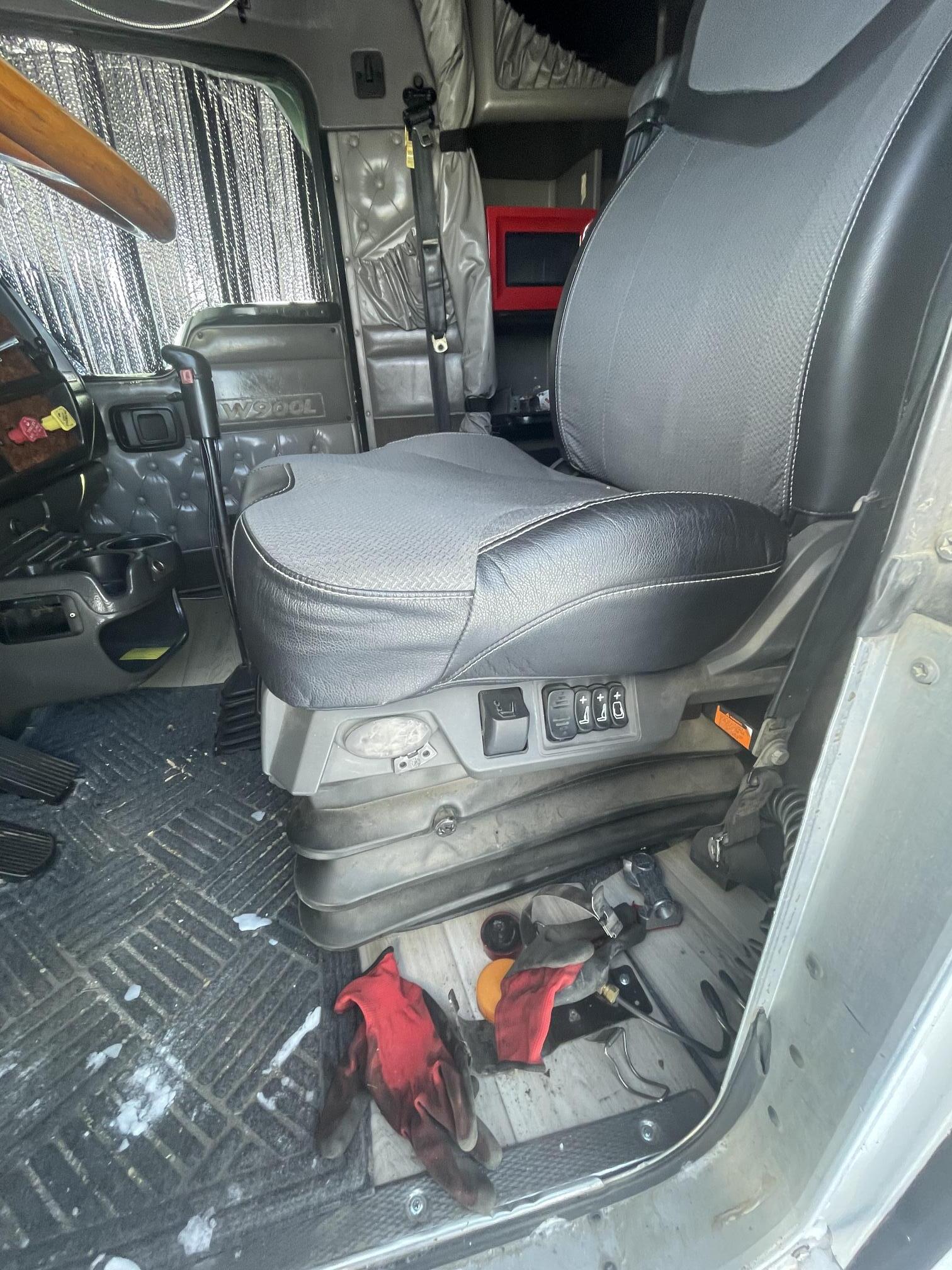 2004 KENWORTH W900 - view 4 of 21