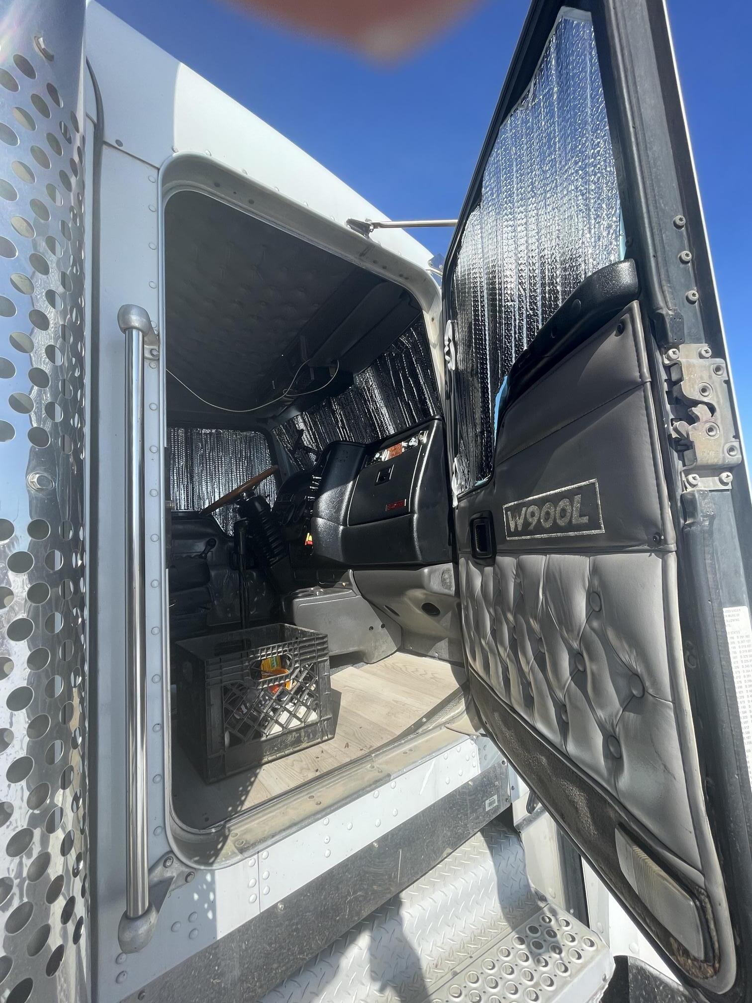 2004 KENWORTH W900 - view 7 of 21