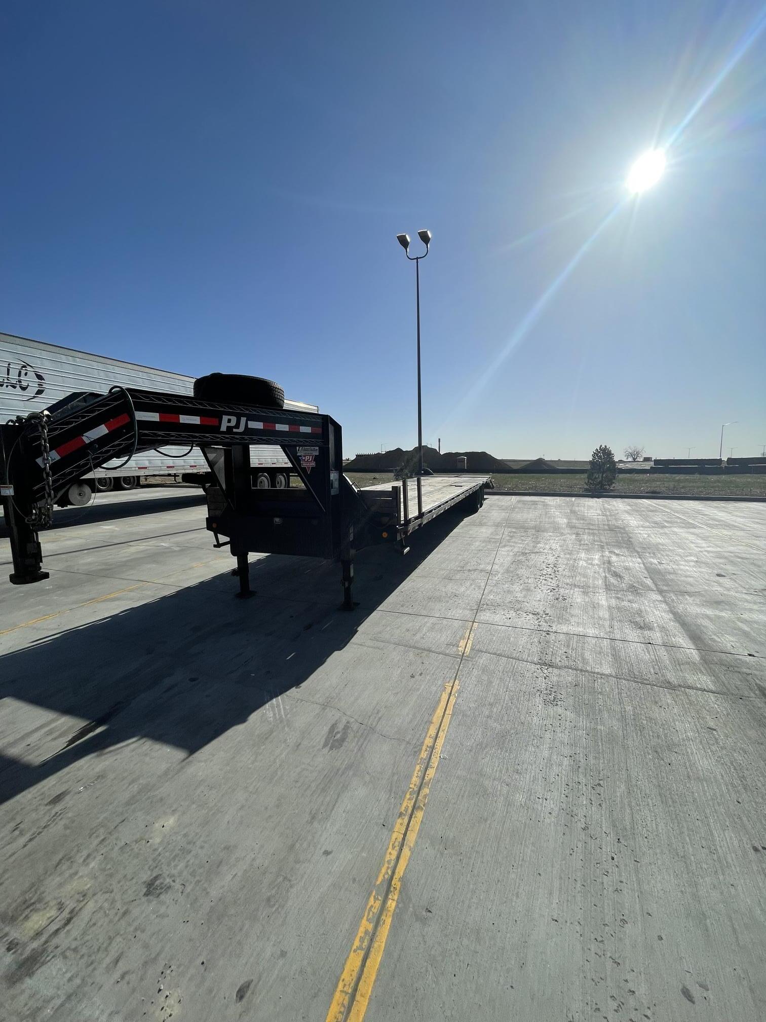 2022 PJ TRAILERS 49 ft - view 2 of 17