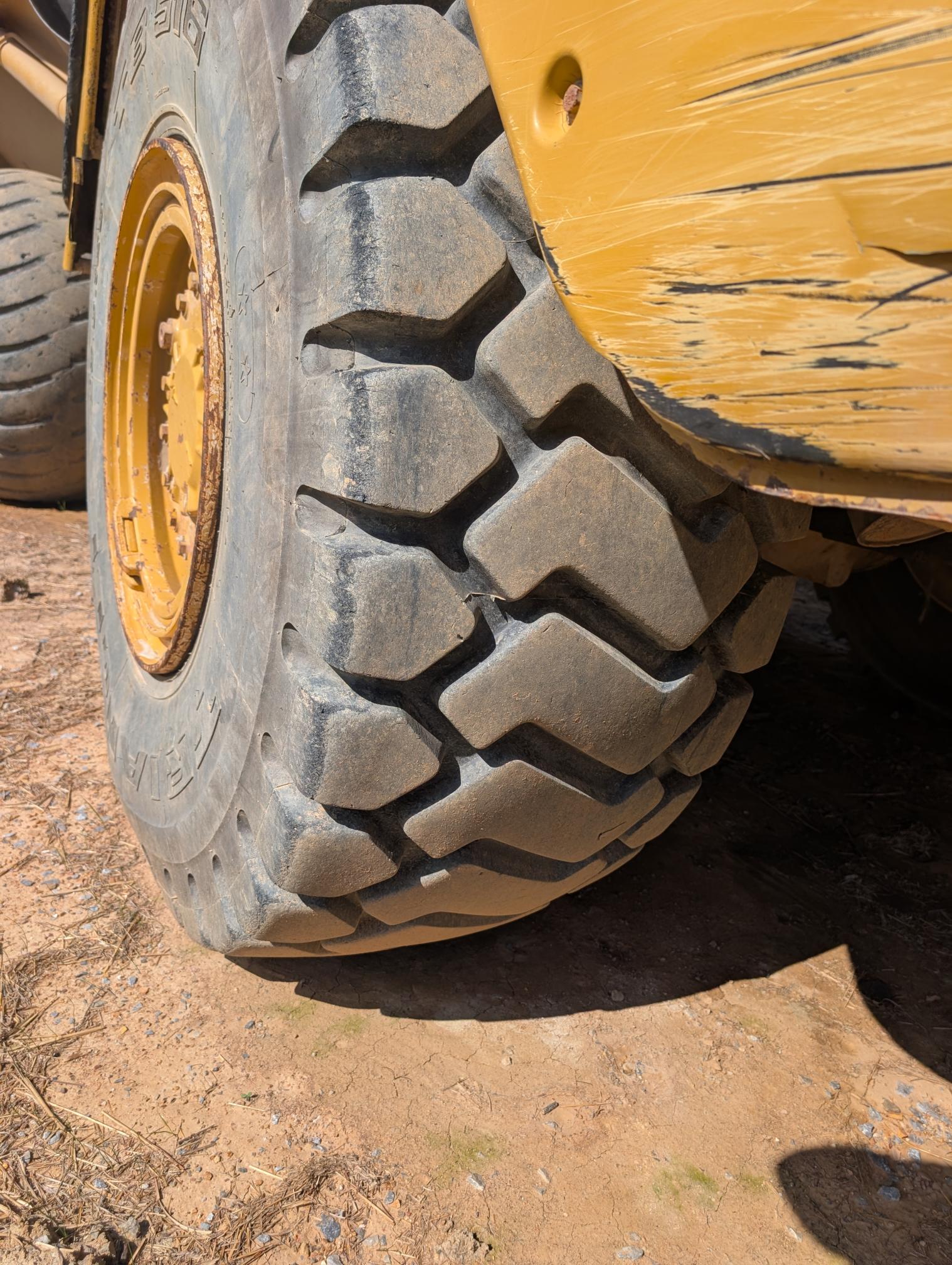 2014 CATERPILLAR 725 - view 12 of 21