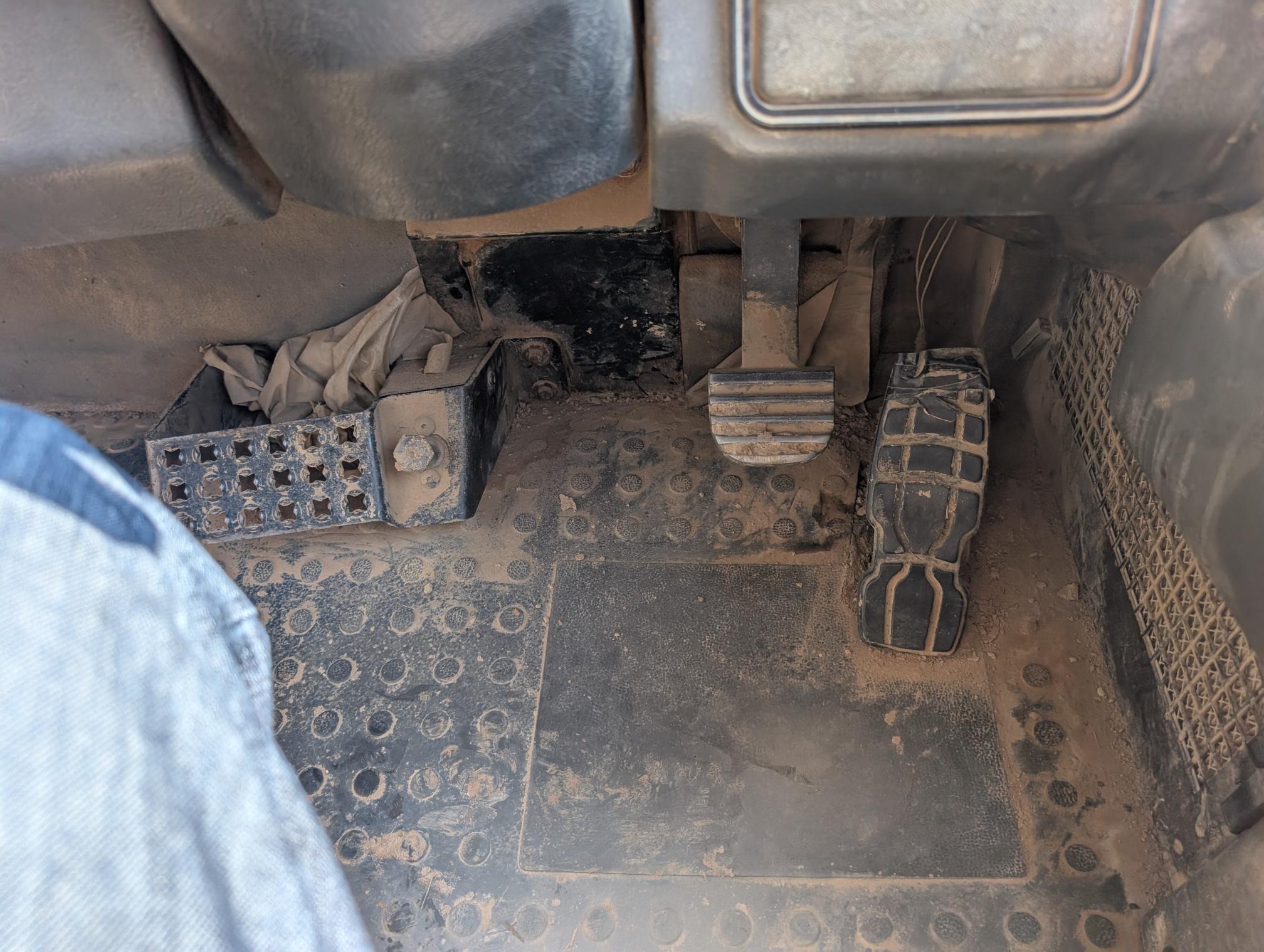 2014 CATERPILLAR 725 - view 13 of 21